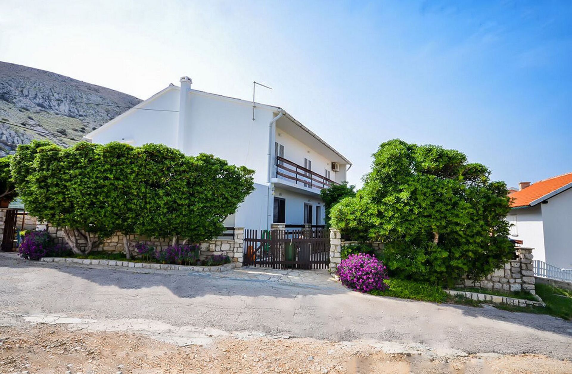 Apartments Jelica 25471-A2