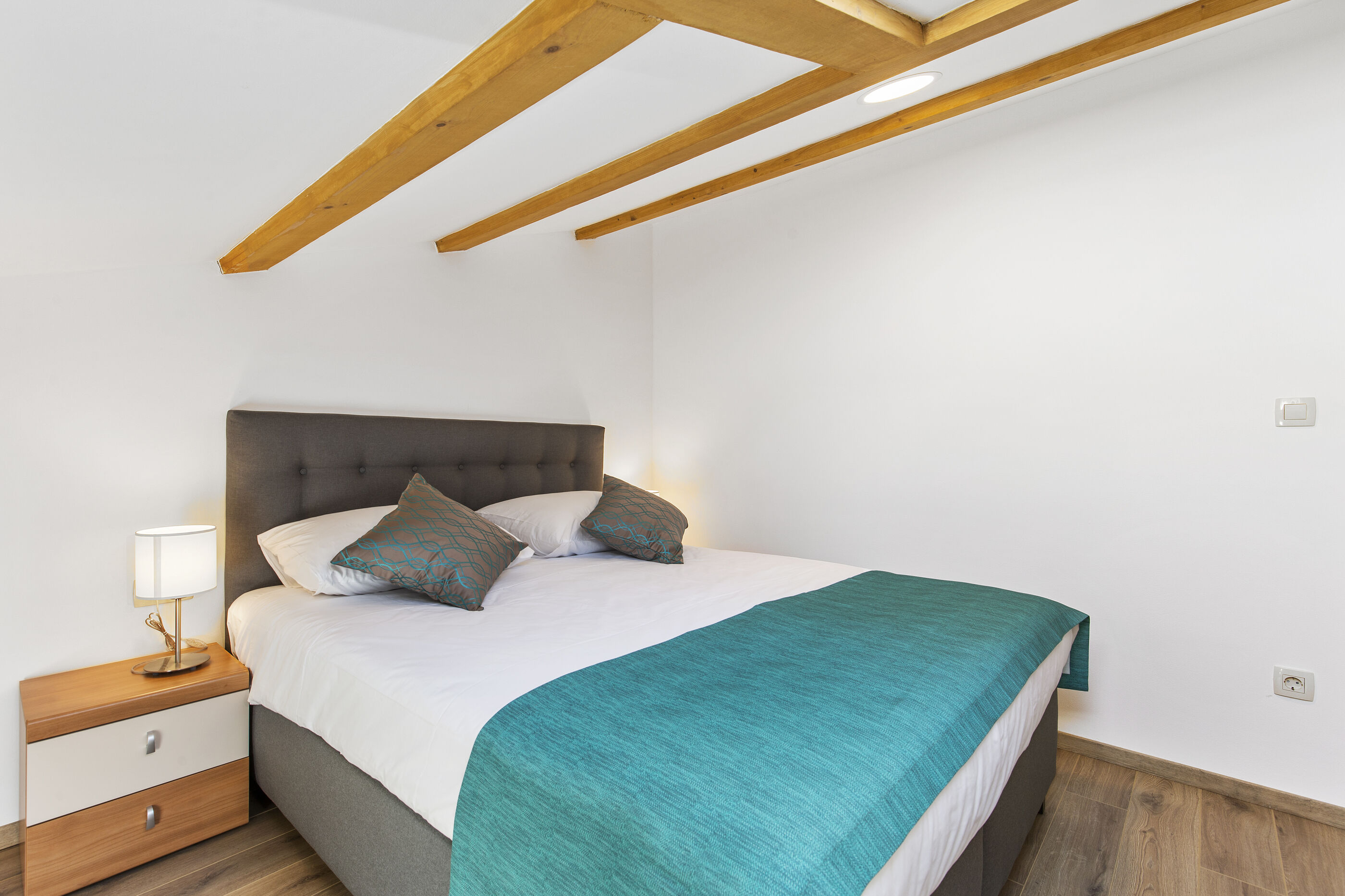 Apartments and Rooms Villa Bettina 91691-A1