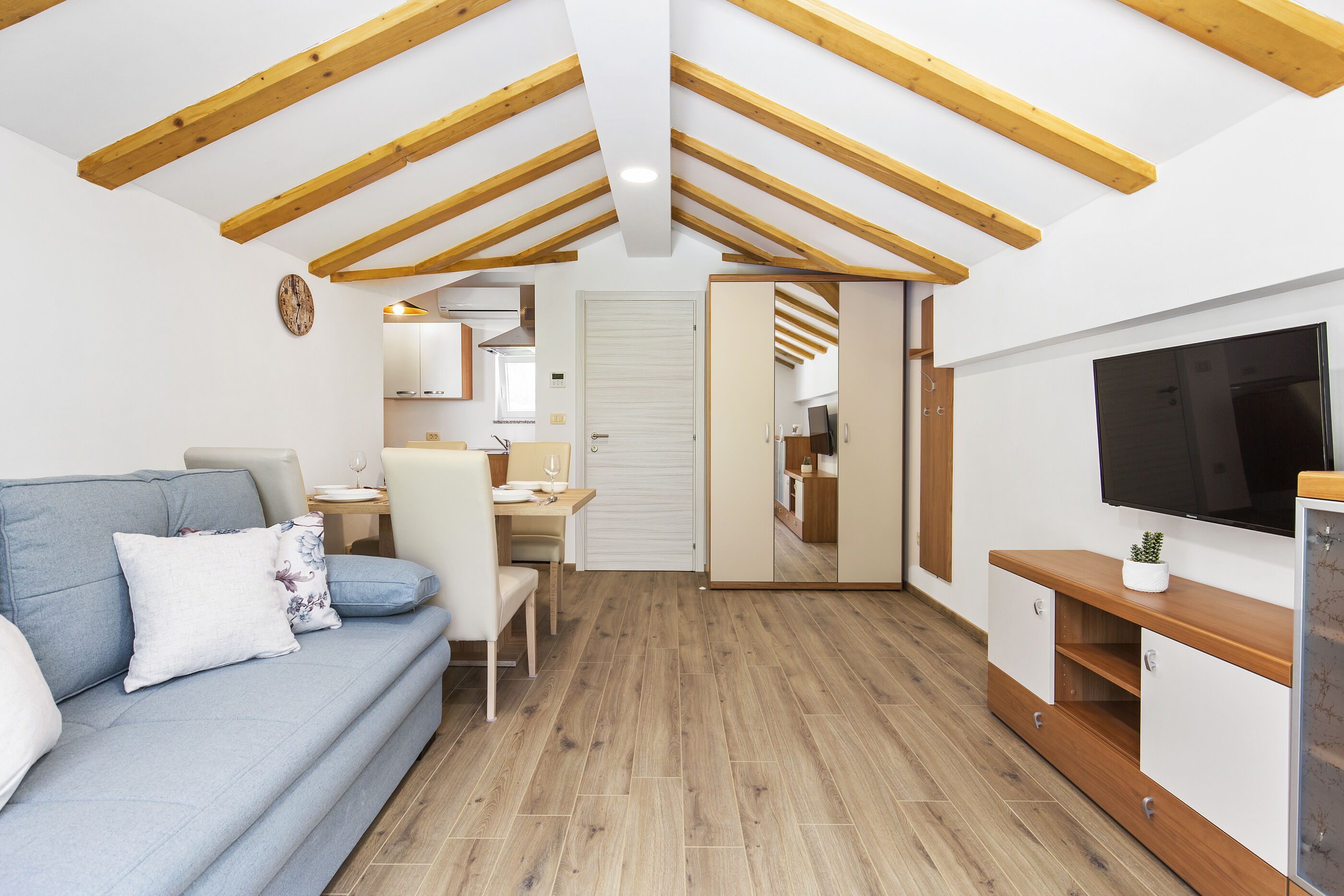 Apartments and Rooms Villa Bettina 91691-A1