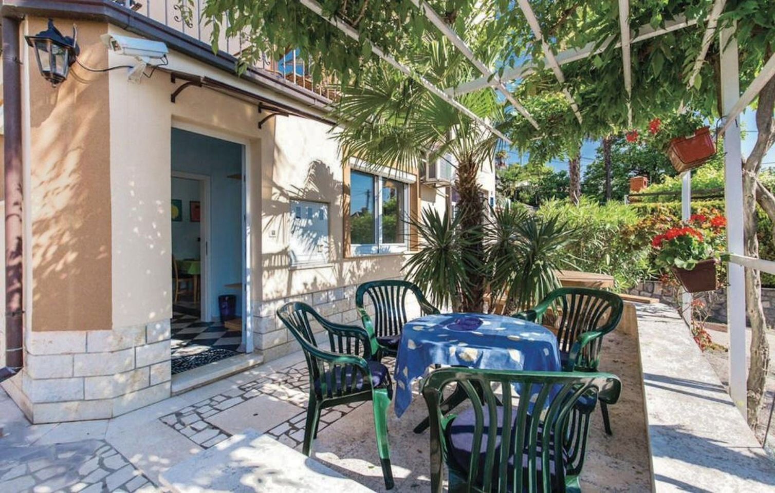 Apartments Villa Viktorija 91401-A2