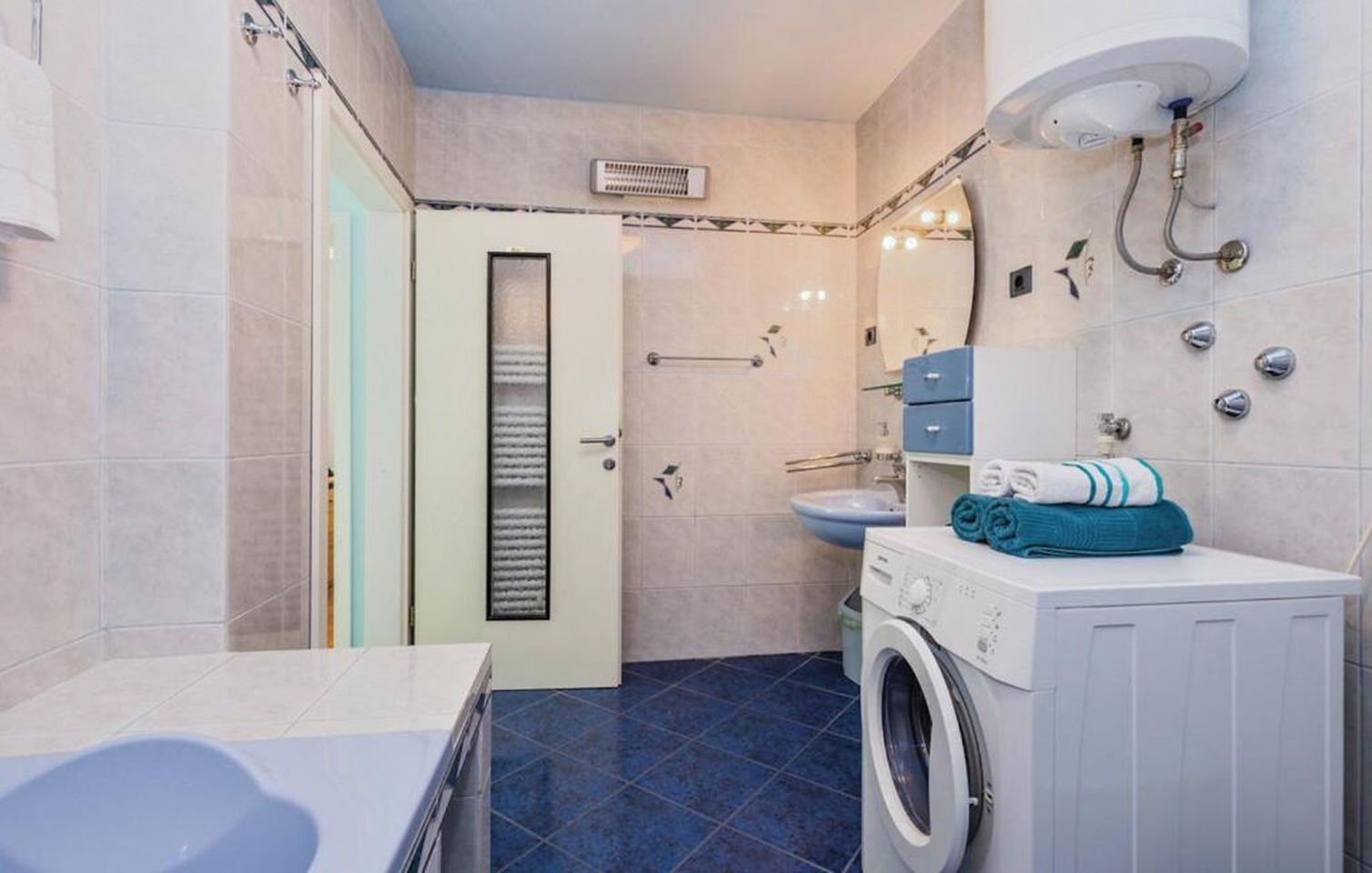 Apartments Villa Viktorija 91401-A2