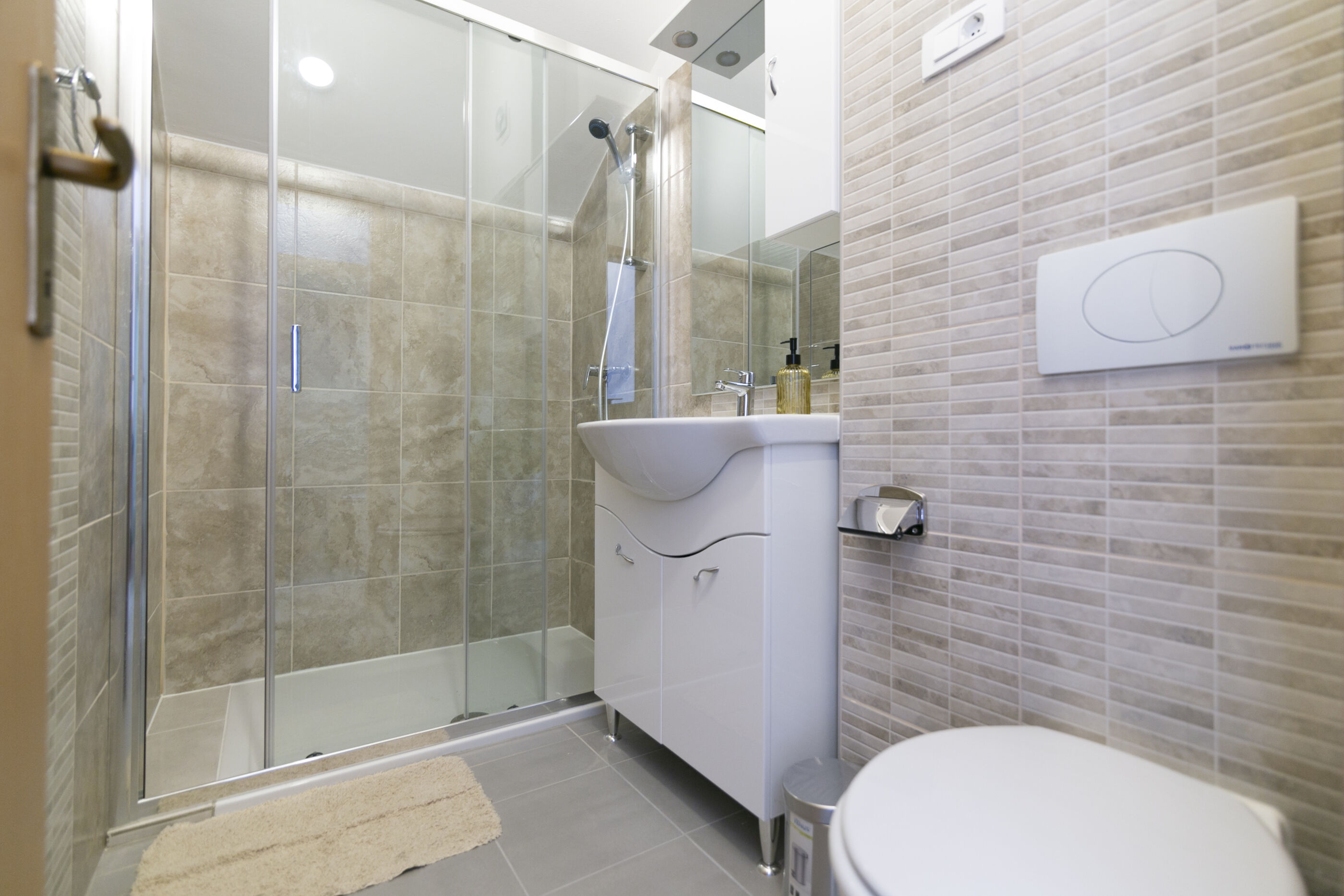 Apartments Royal 2 90522-A2