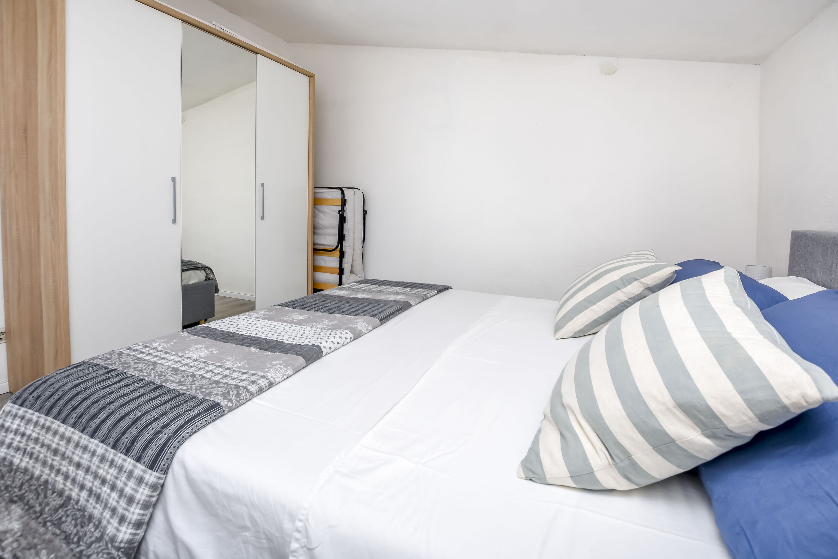 Apartments Ercegović 20551-A2