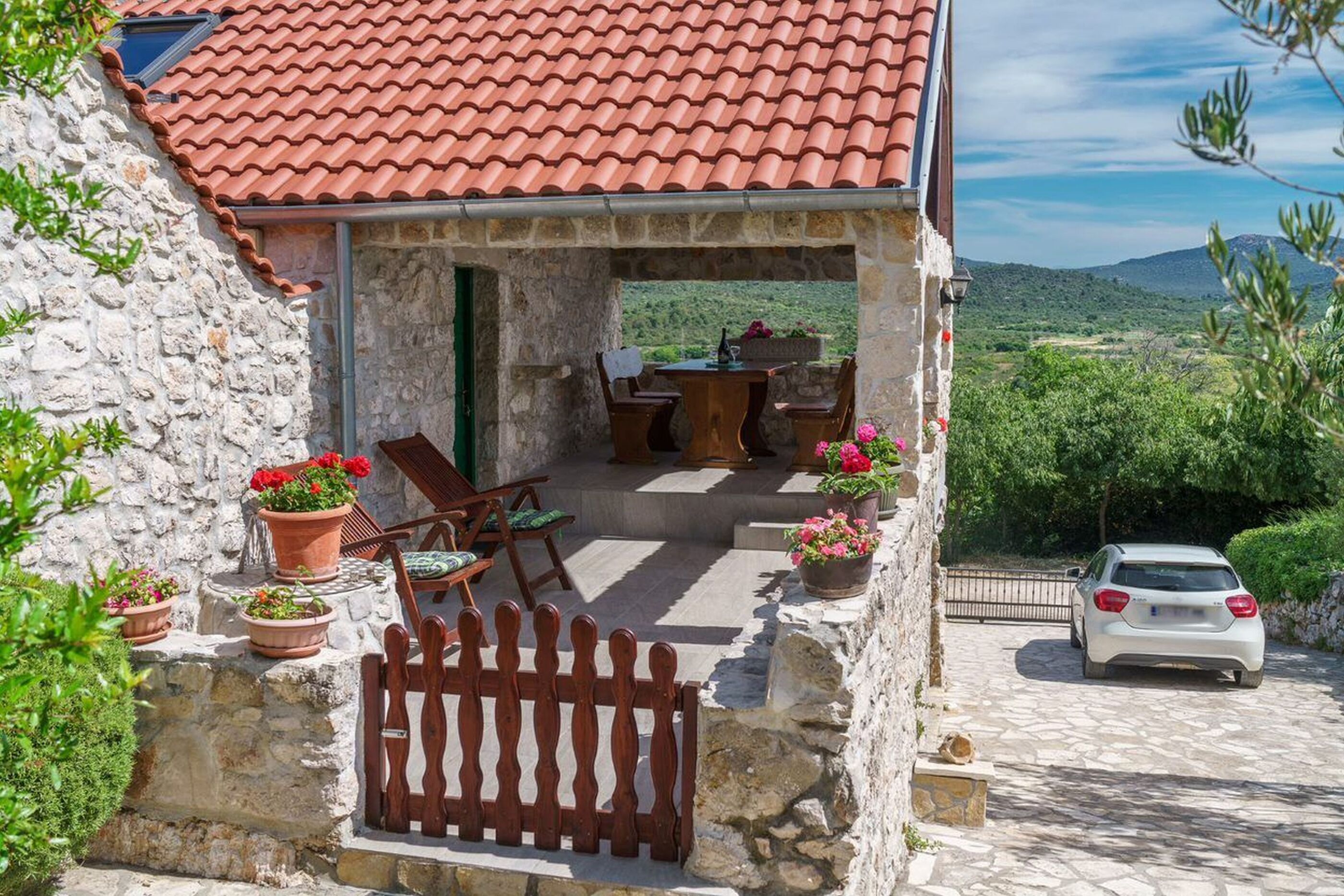 House Radojka 26812-K1
