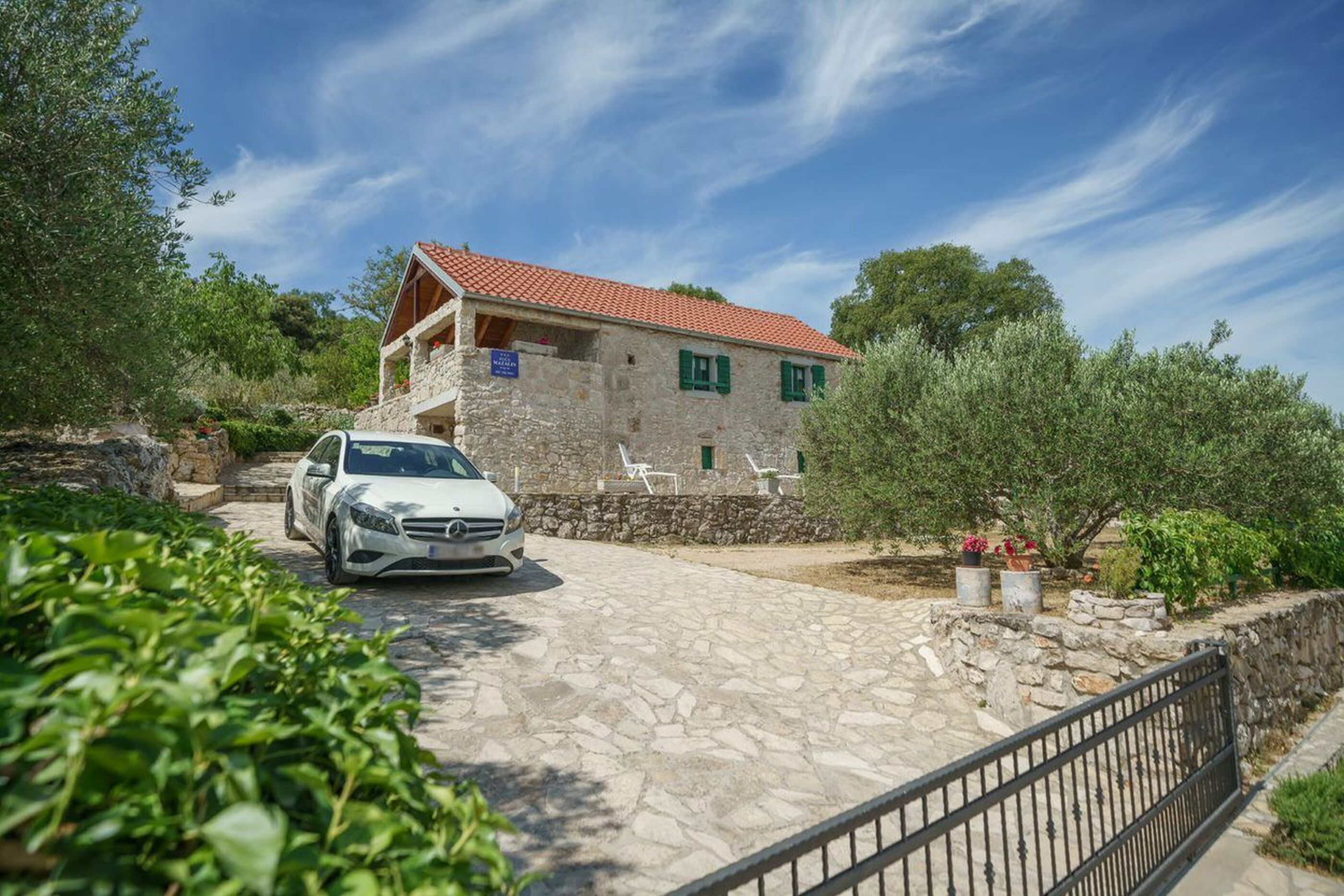 House Radojka 26812-K1