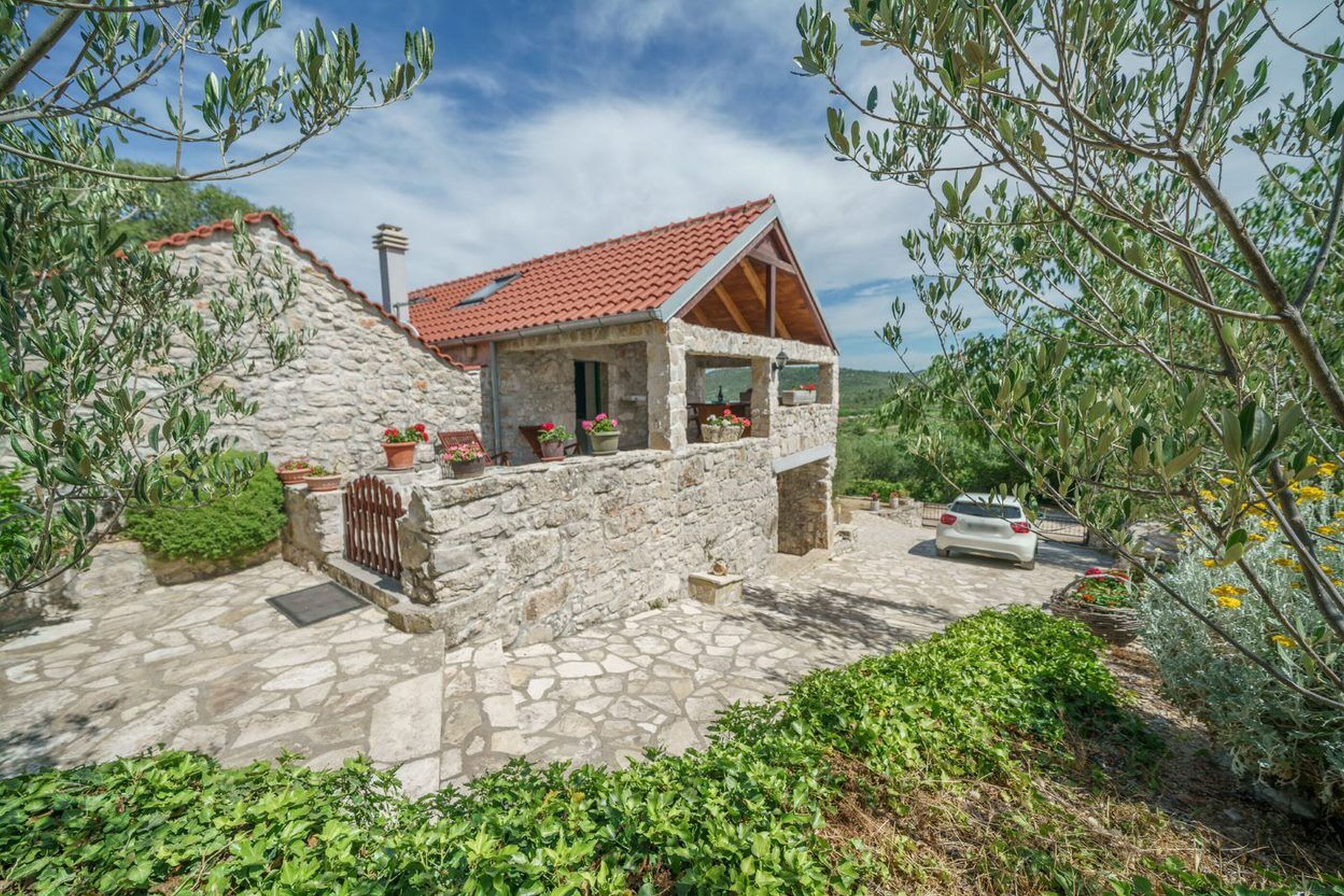 House Radojka 26812-K1
