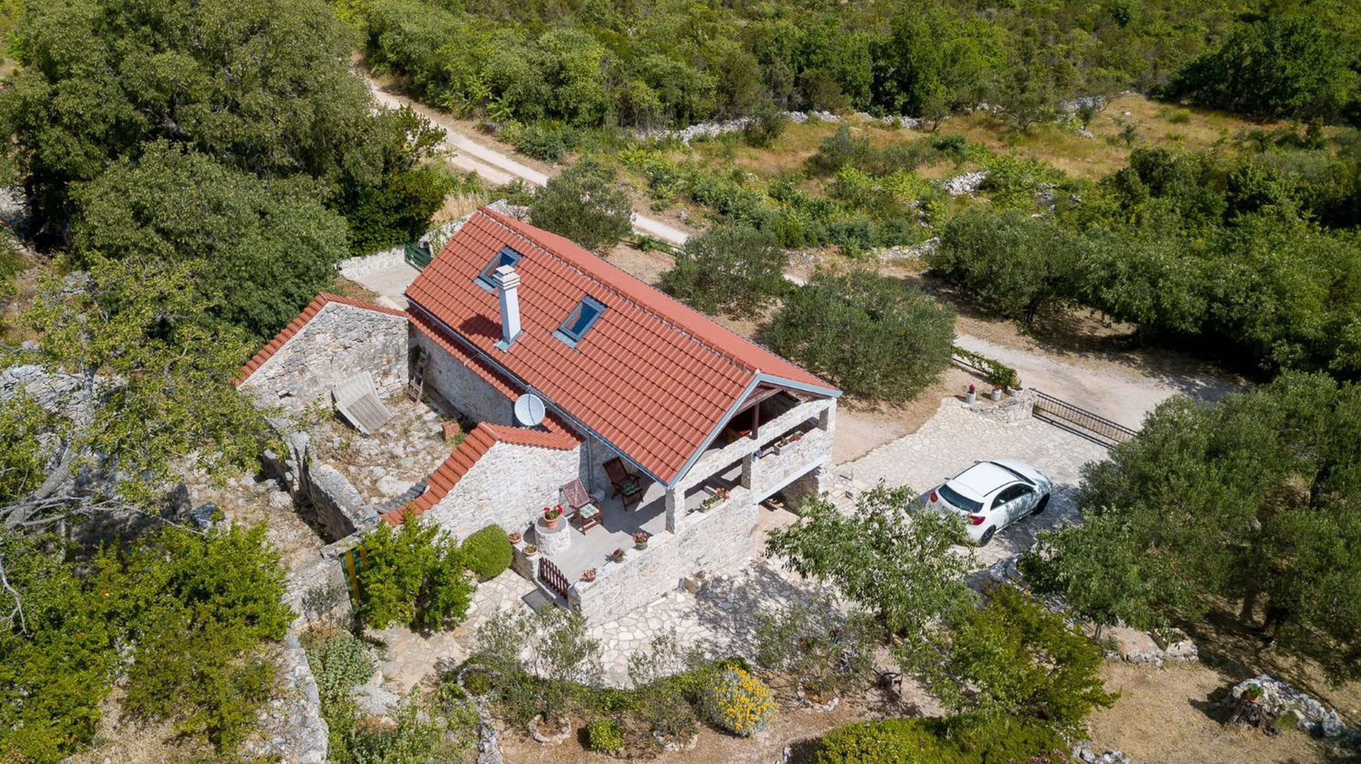 House Radojka 26812-K1