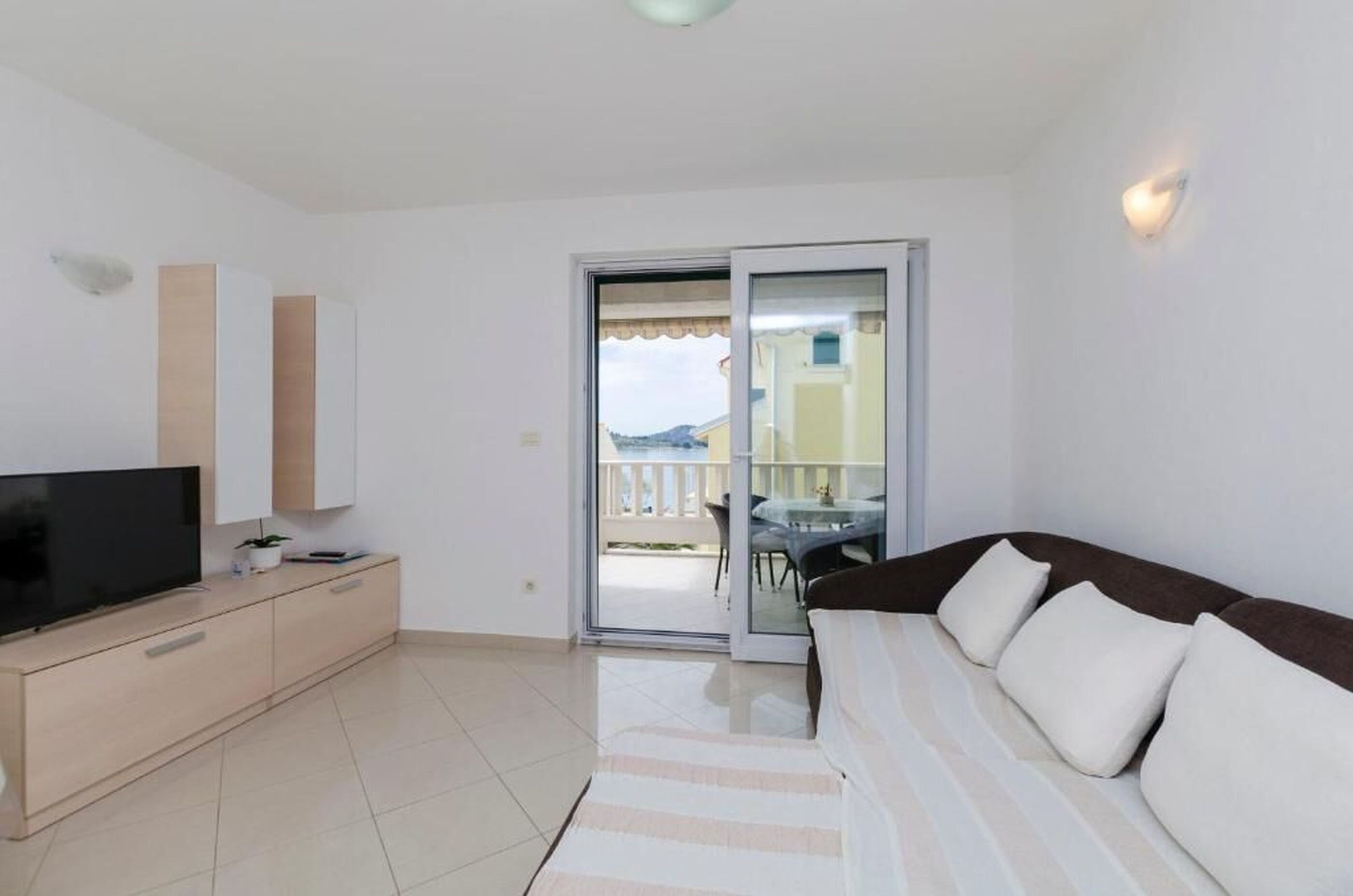 Apartments Dragica 28771-A1