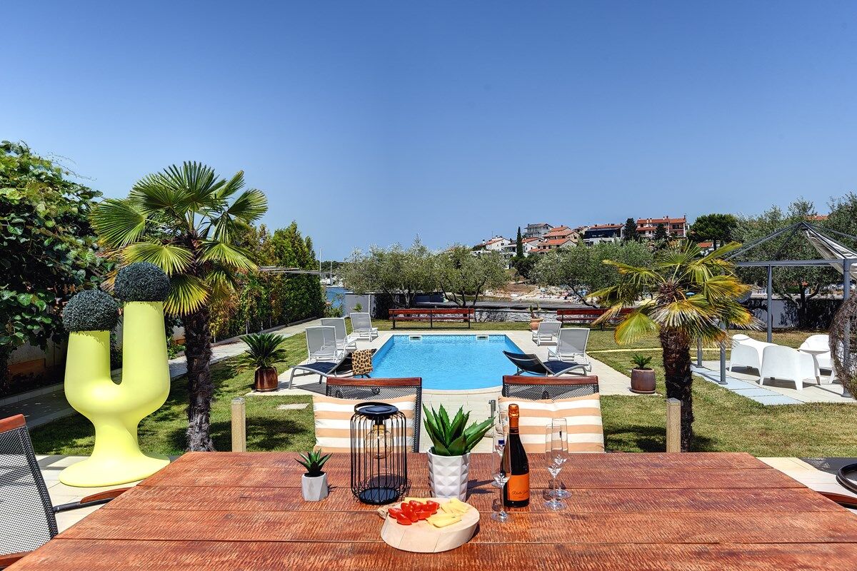 Villa Contessa Del Mar 74042-K1