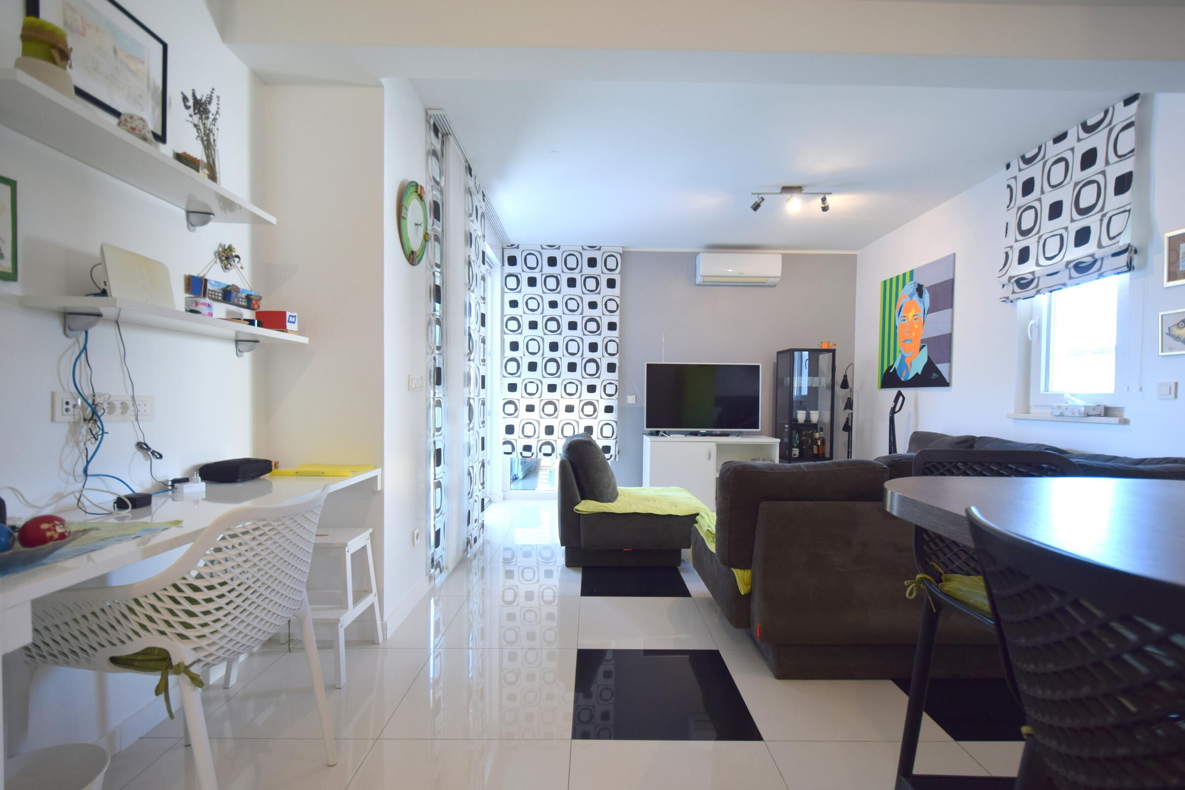 Apartment Diva 12283-A1