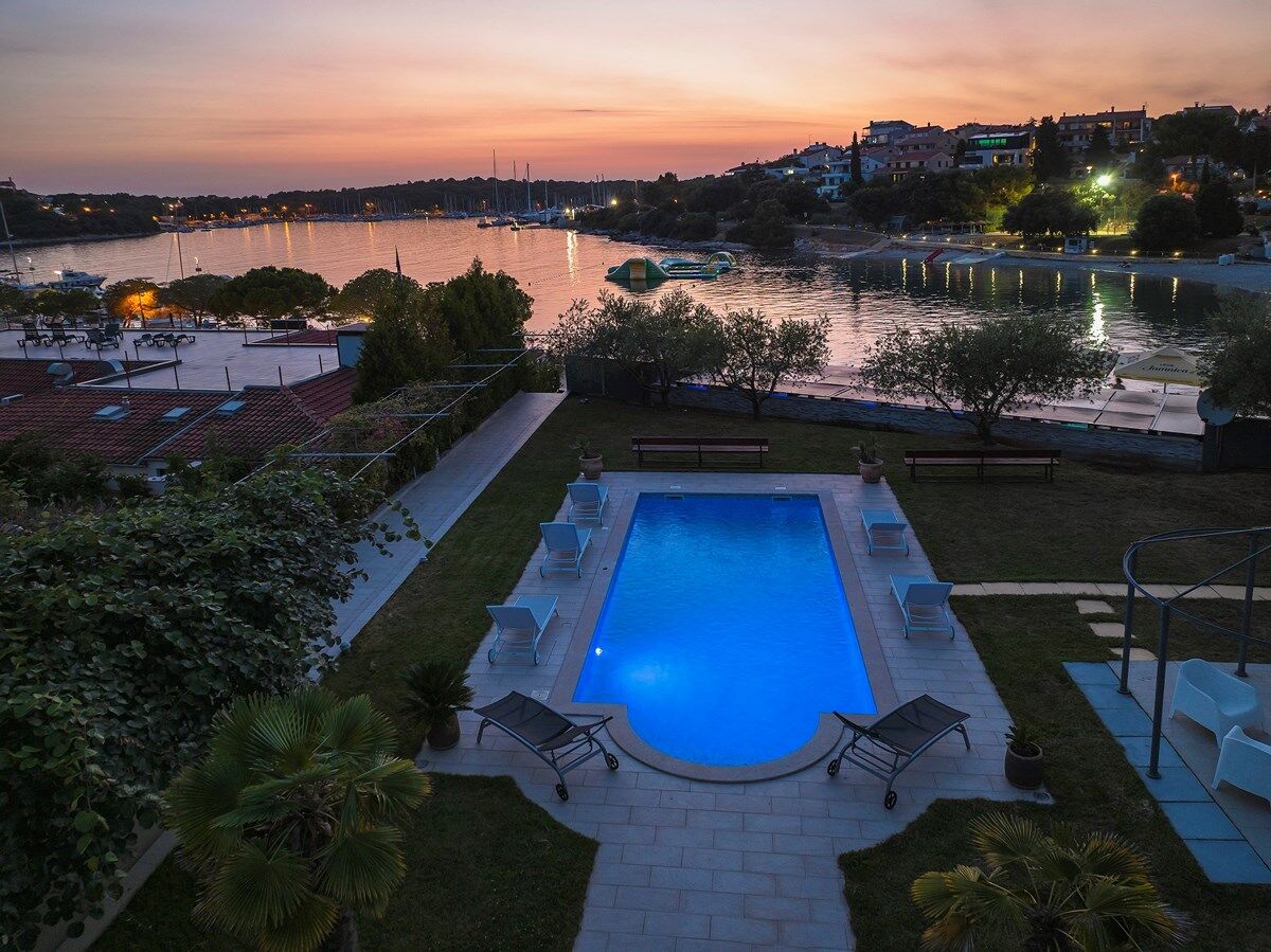 Villa Contessa Del Mar 74042-K1