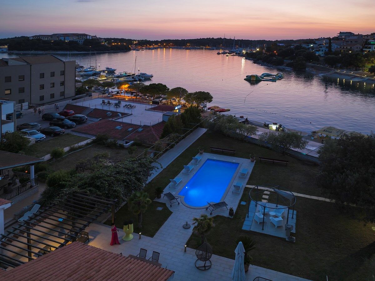 Villa Contessa Del Mar 74042-K1