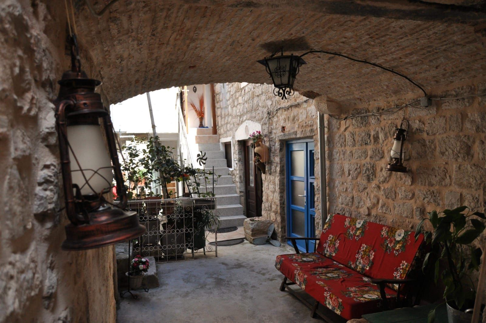 House Old town stone house 89431-K1
