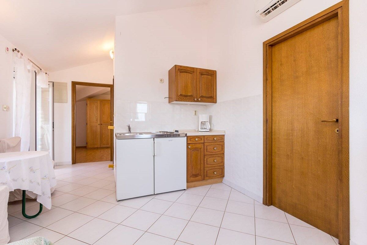 Apartment House Vjera 76011-A1