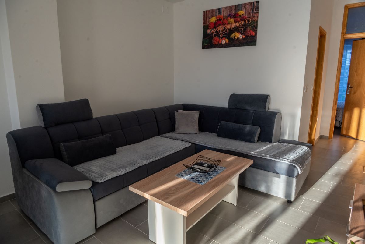Apartments Sabrina 90328-A1