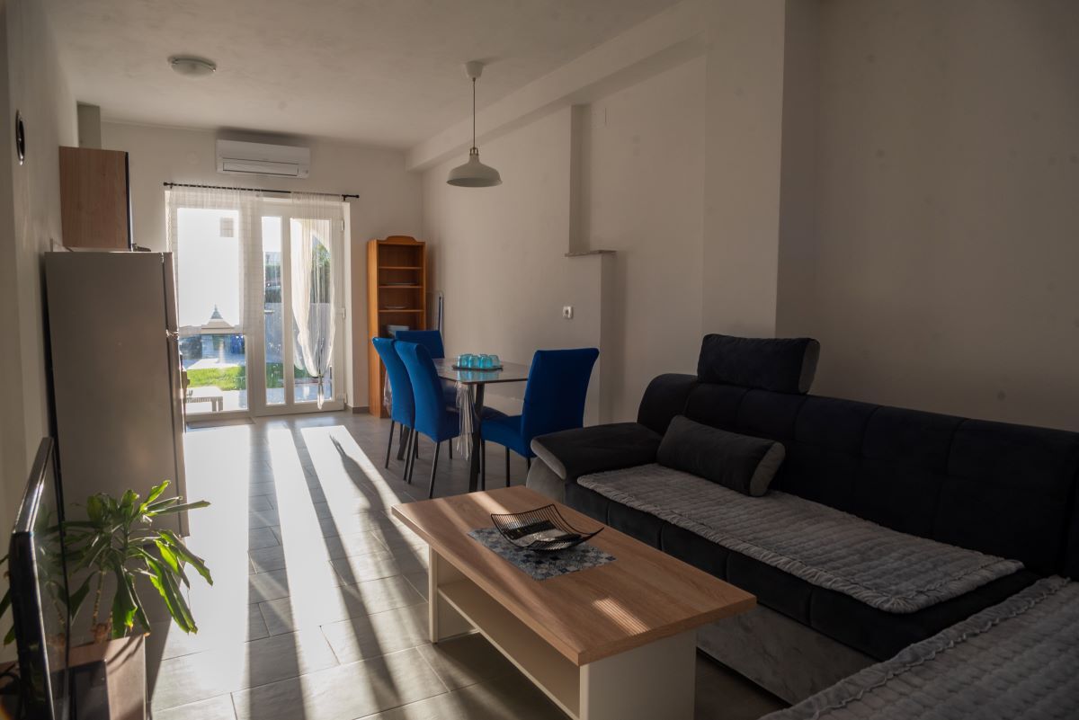 Apartments Sabrina 90328-A1