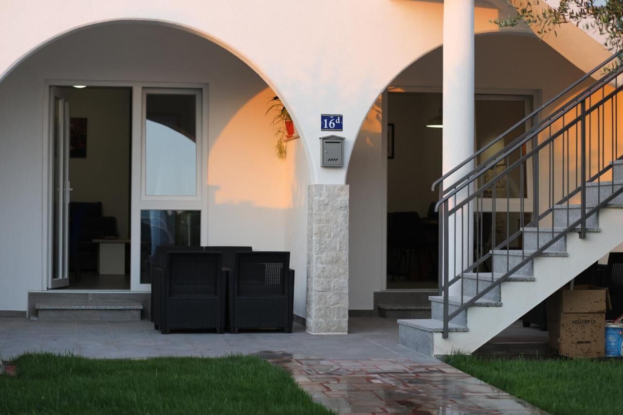 Apartments Sabrina 90328-A2