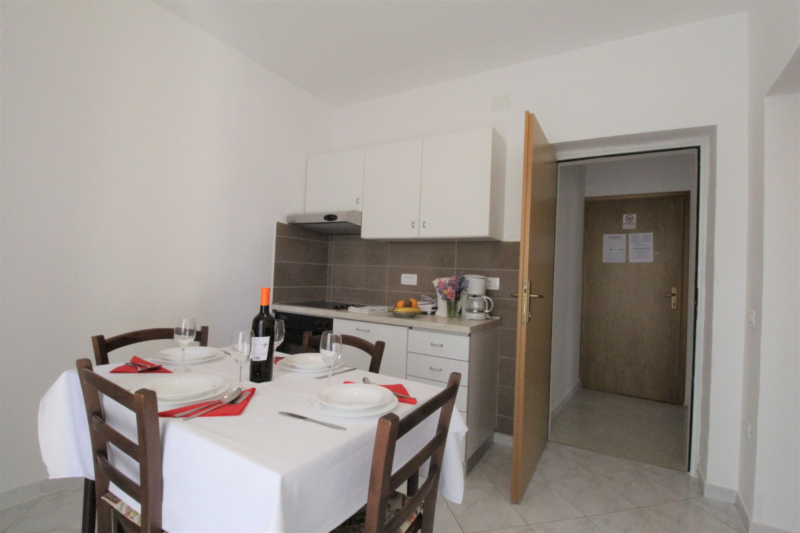 Apartments Albina Valiza 79179-A3
