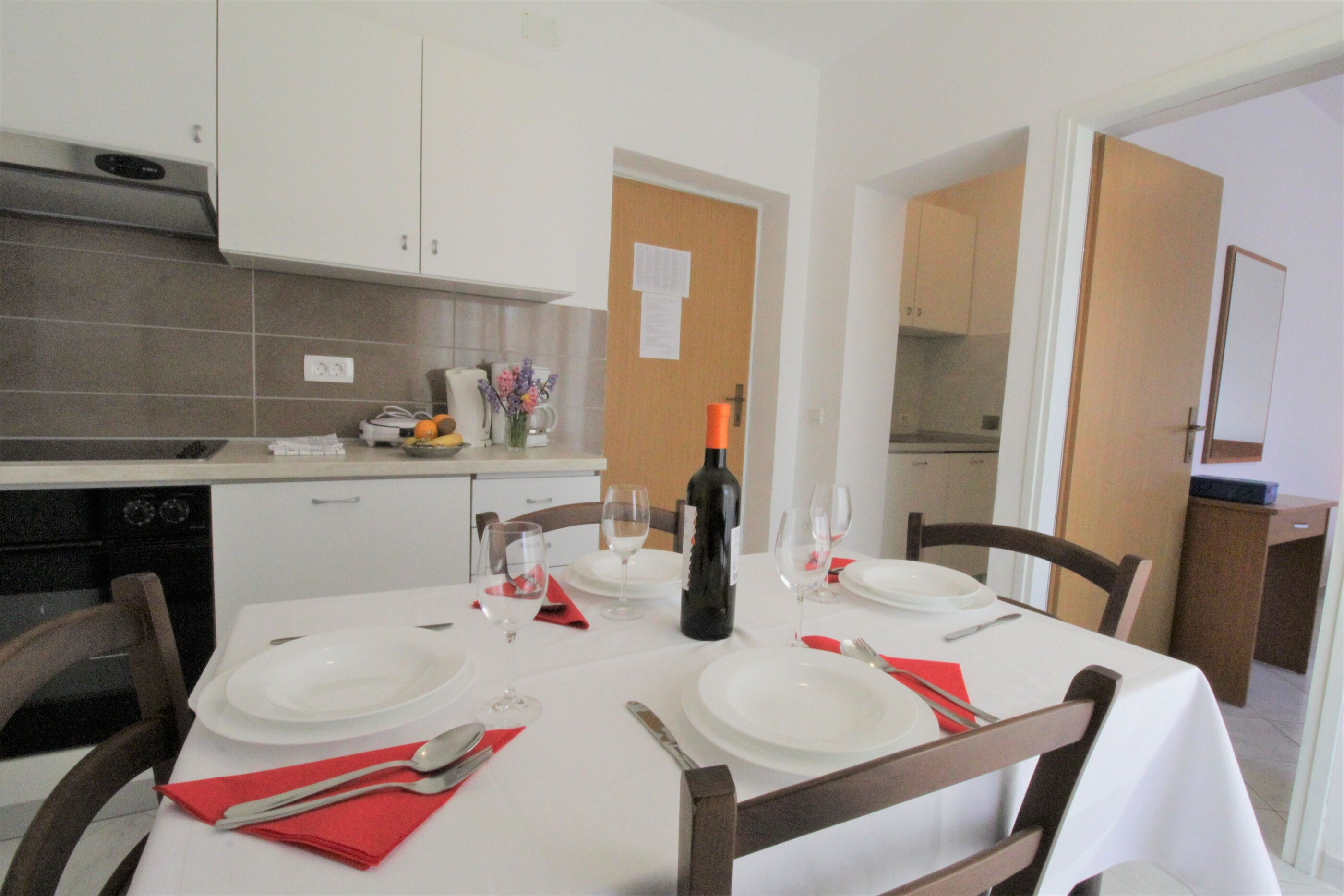 Apartments Albina Valiza 79179-A3