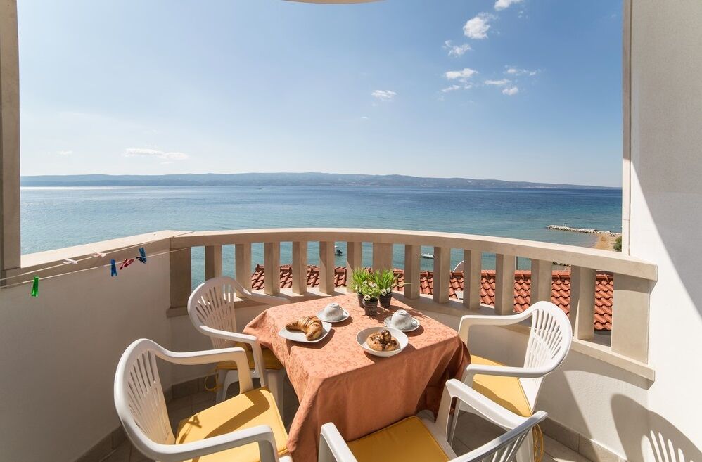 Apartments and Room Jure 93691-A1