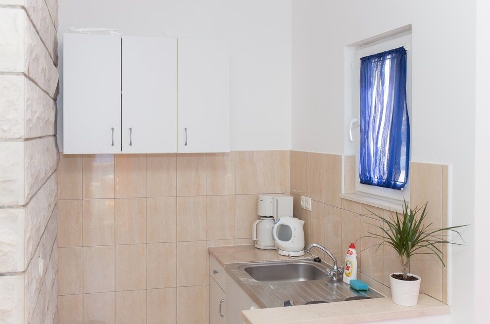 Apartments and Room Jure 93691-A1