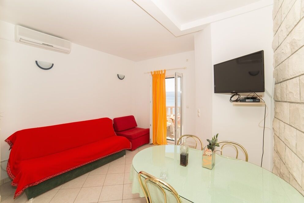 Apartments and Room Jure 93691-A1