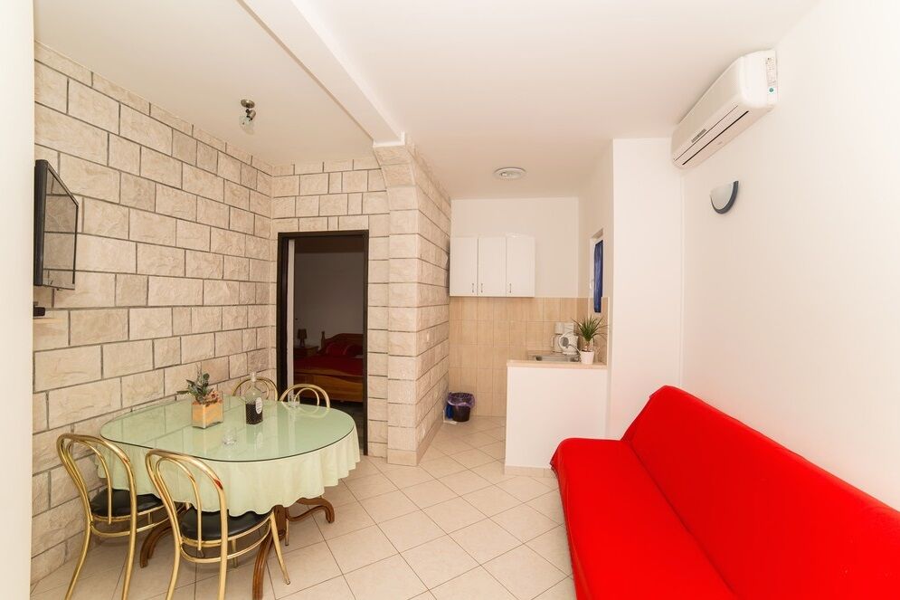 Apartments and Room Jure 93691-A1