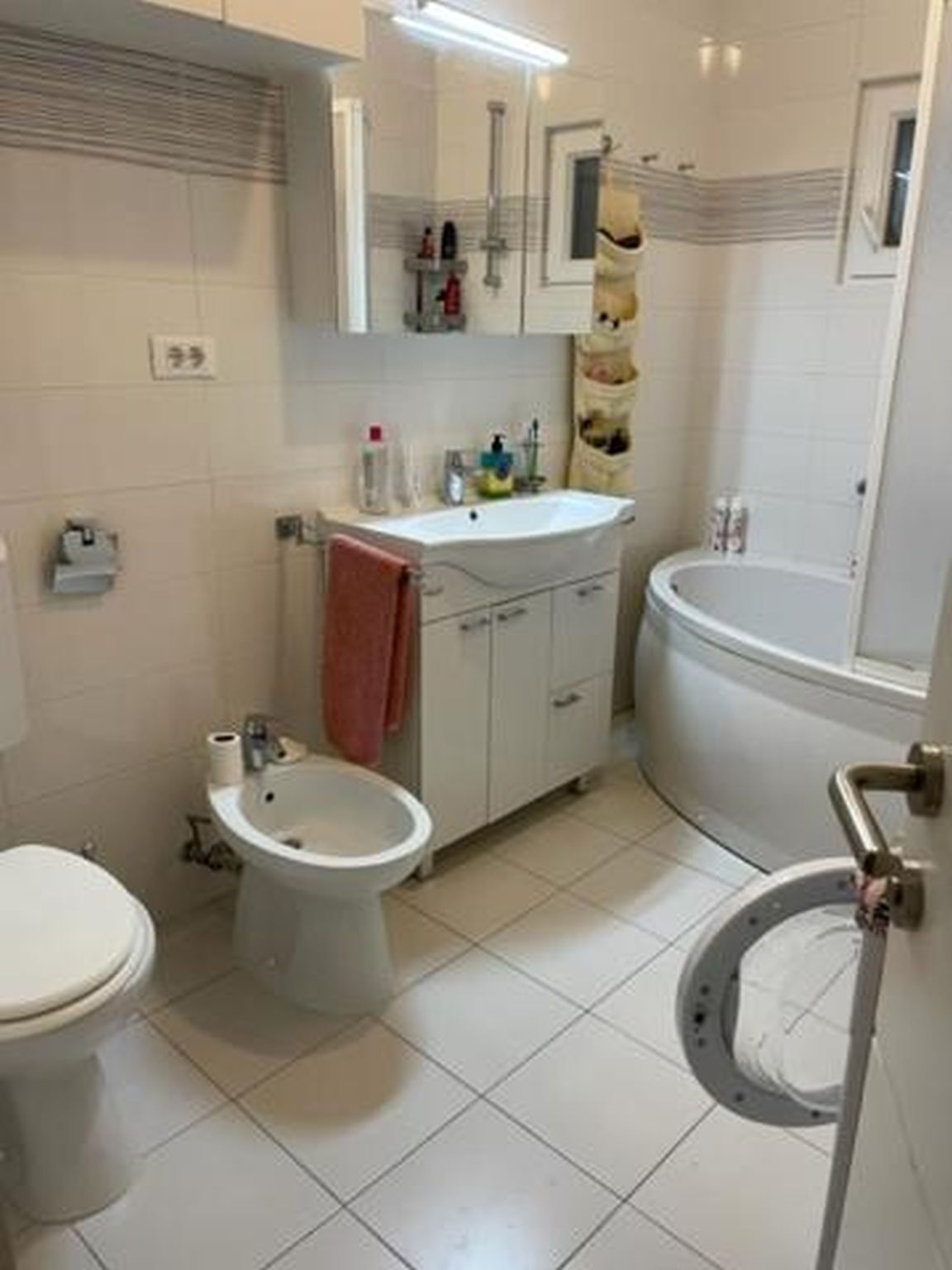 Apartment Modesty 94171-A1