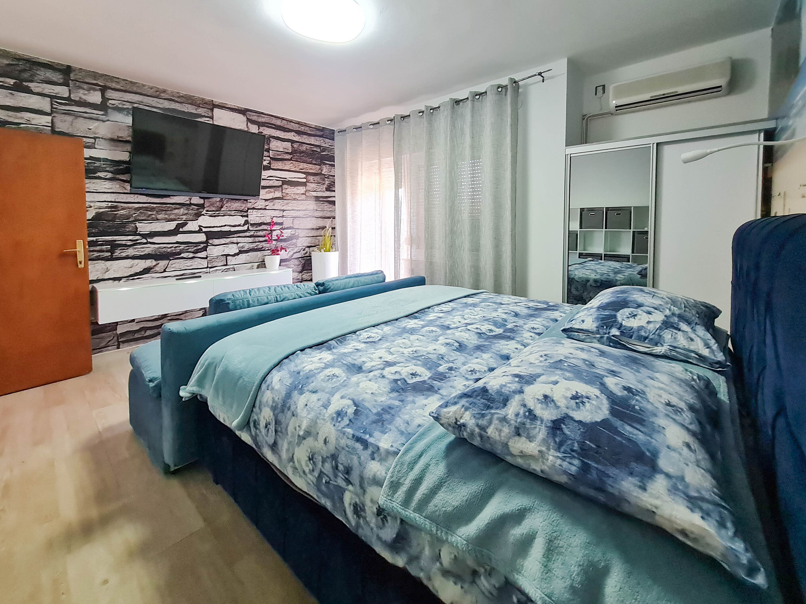 Apartments Katica 85421-A1