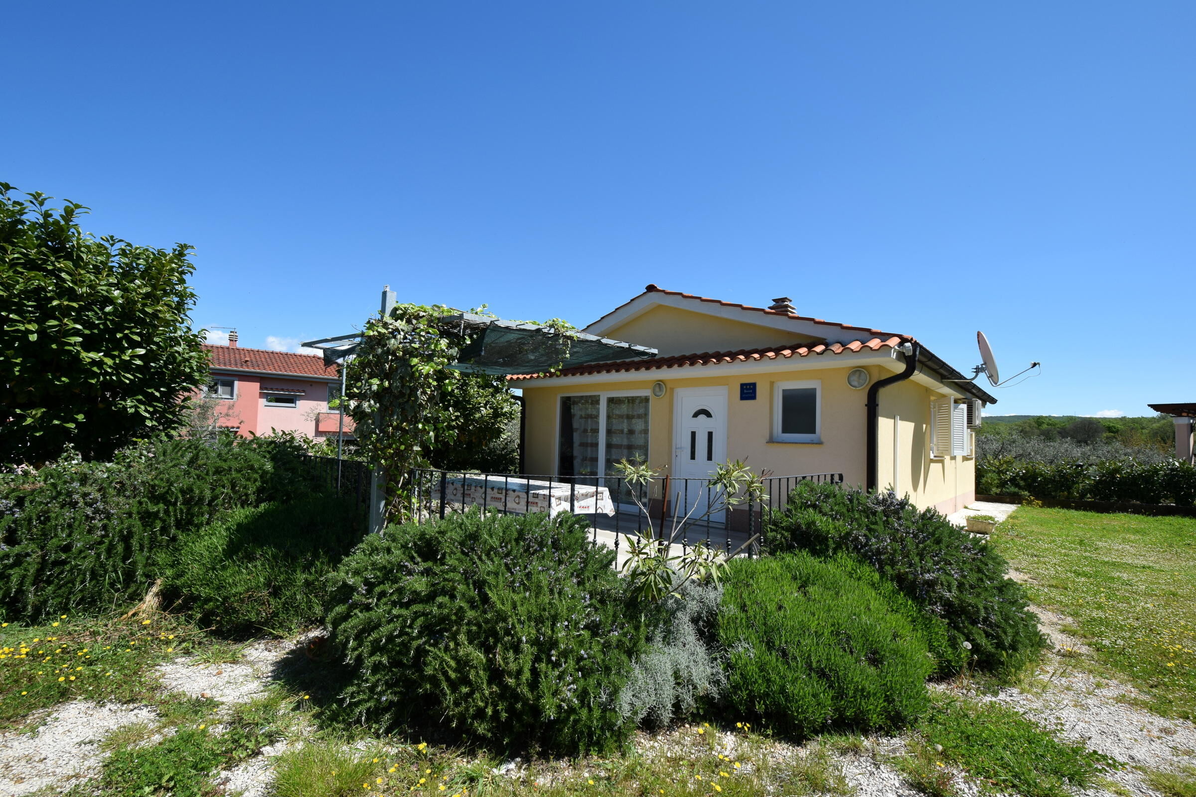 House Pere 94065-A1