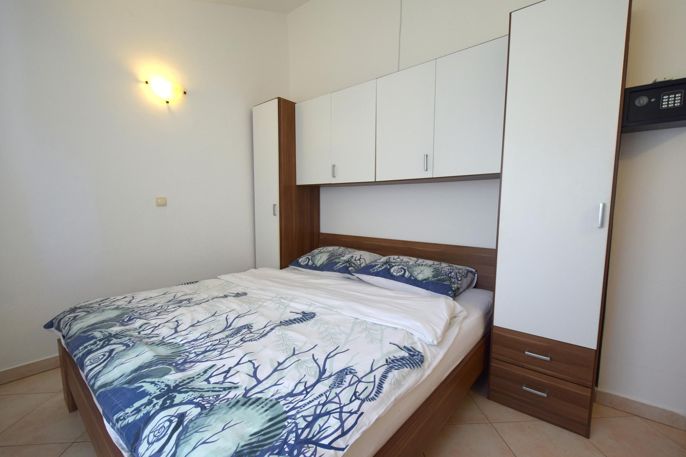 House Pere 94065-A1
