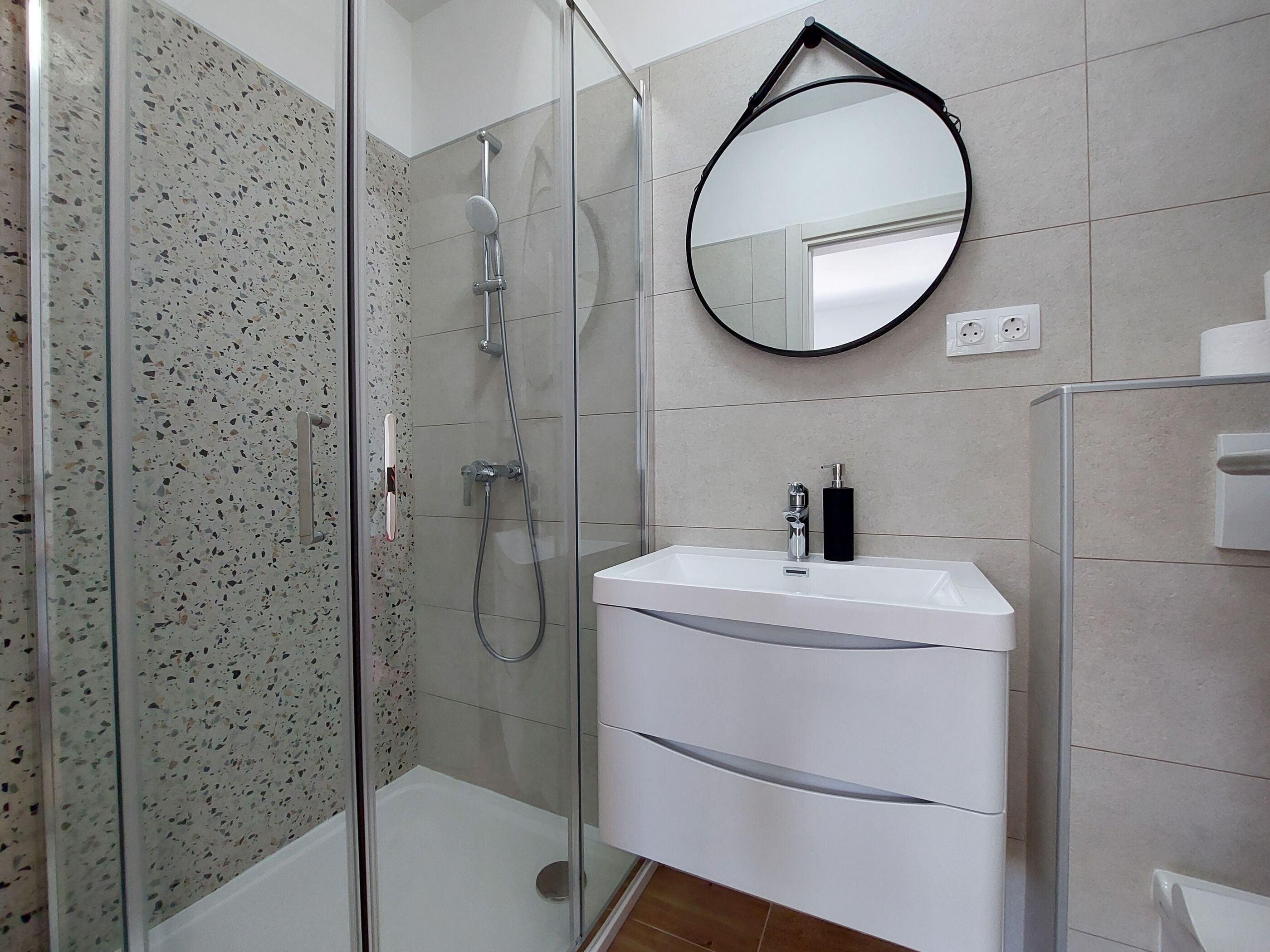 Apartment and Rooms Anne 84949-S1