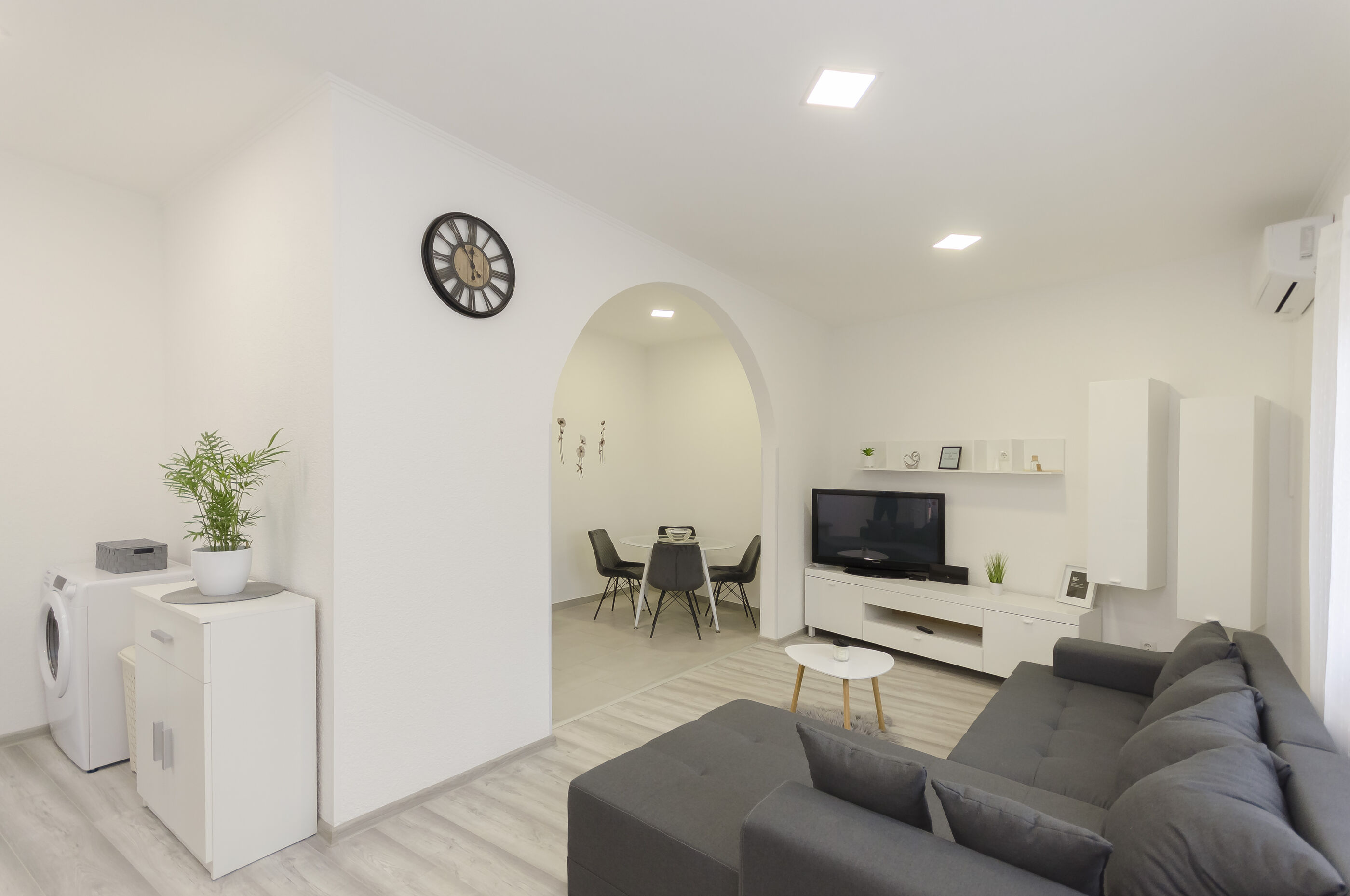 Apartment Maja with Jacuzzi 94371-A1