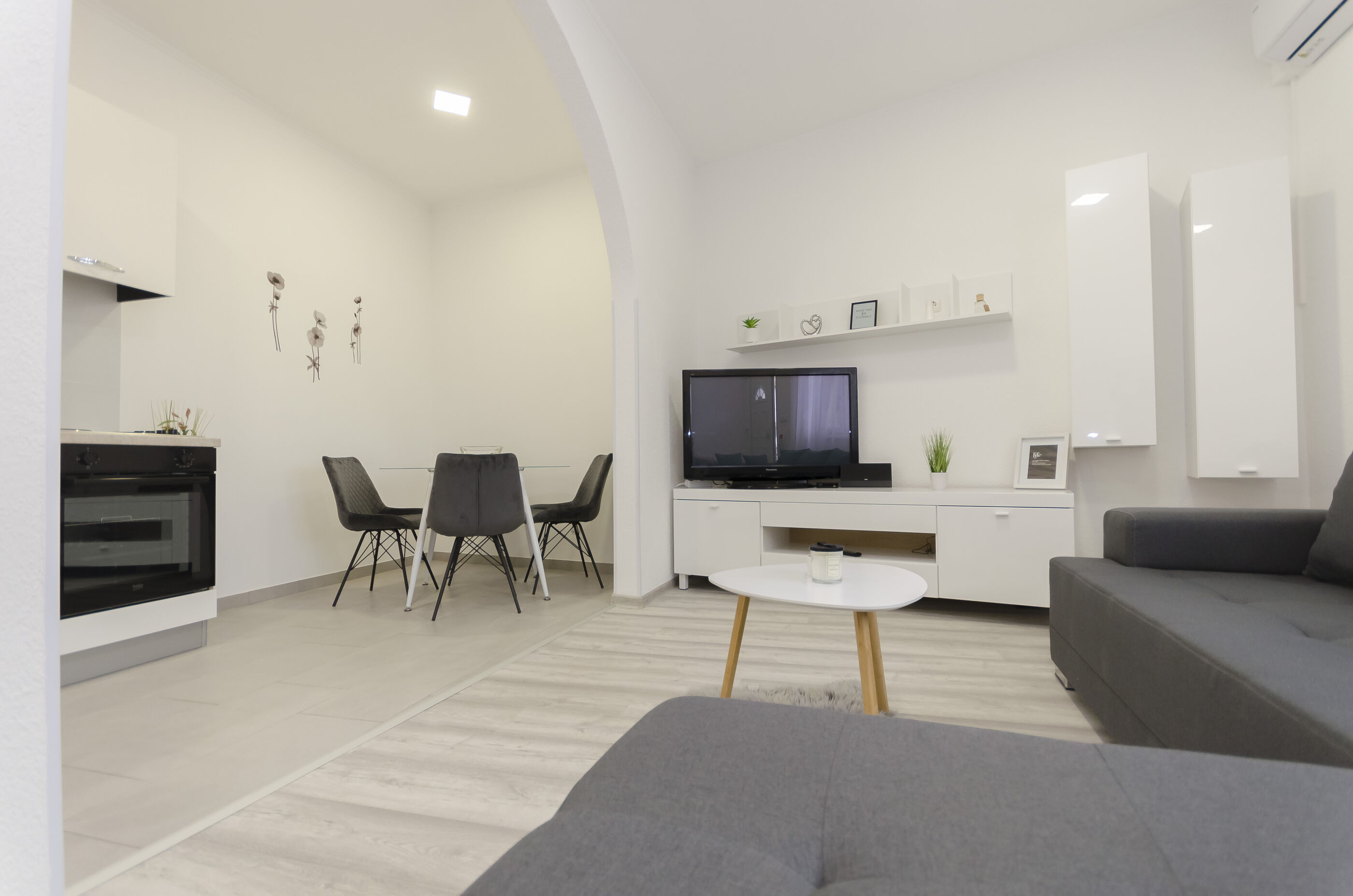 Apartment Maja with Jacuzzi 94371-A1