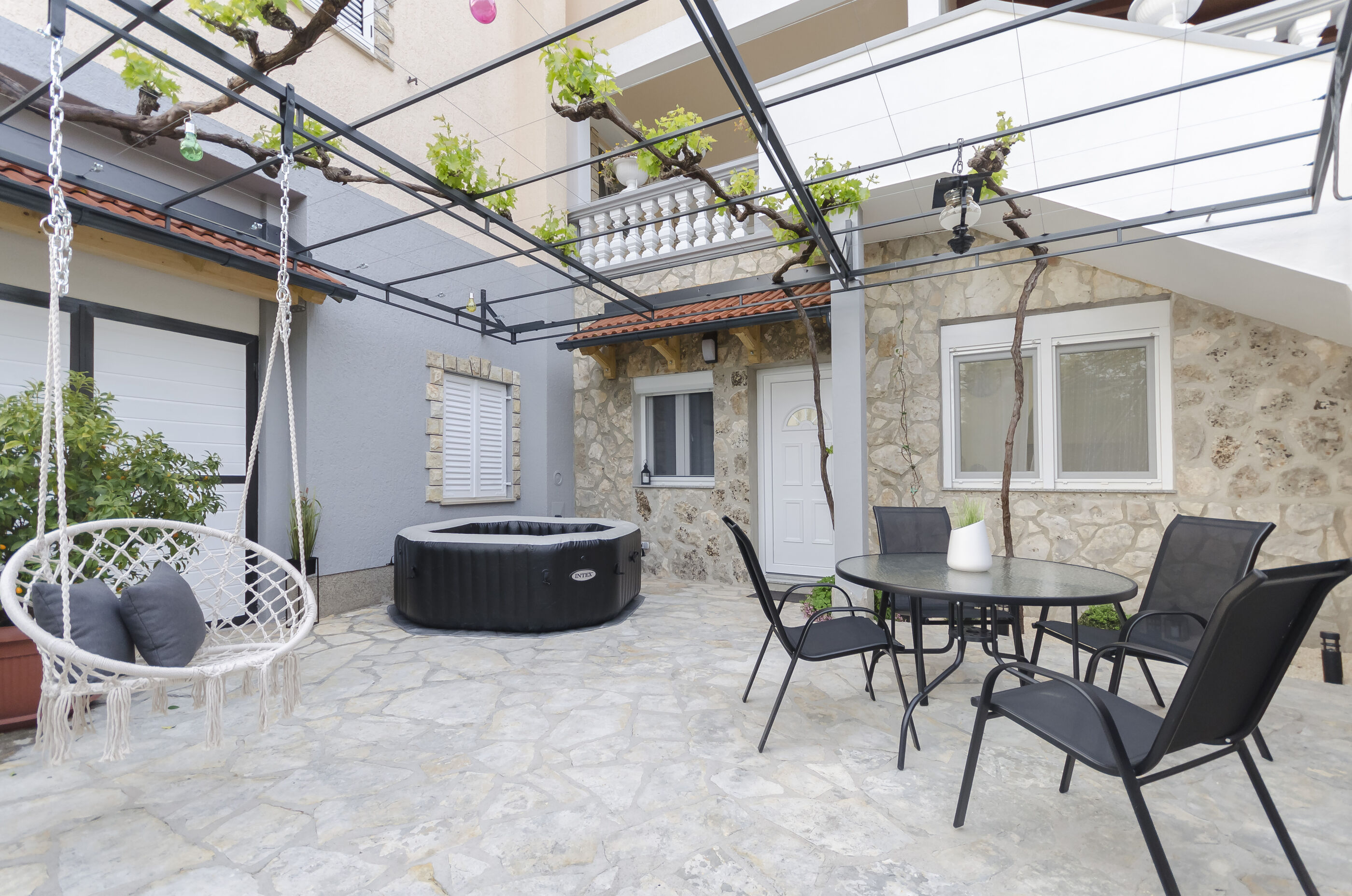 Apartment Maja with Jacuzzi 94371-A1