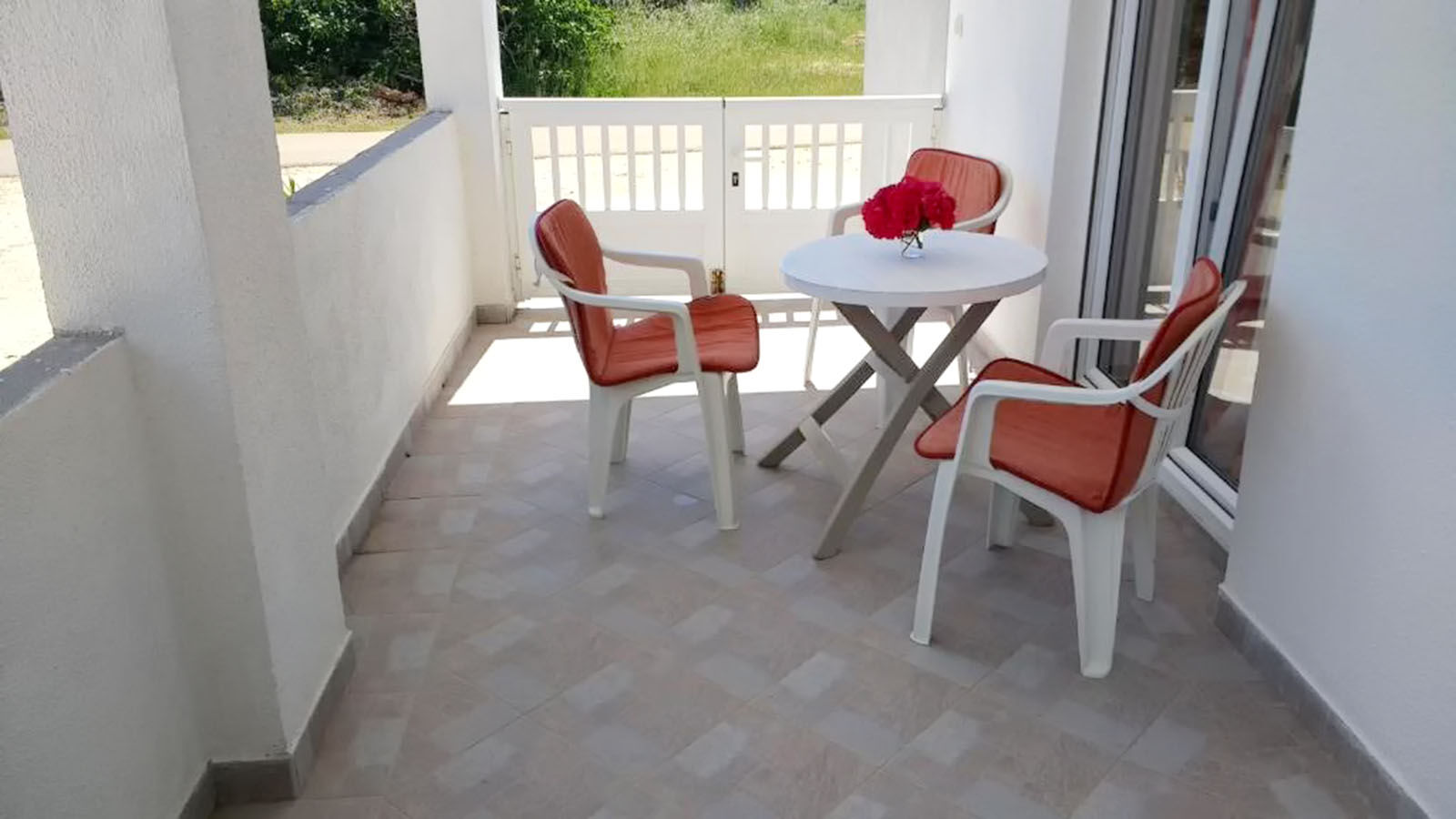 Apartments Ivica 93751-A1