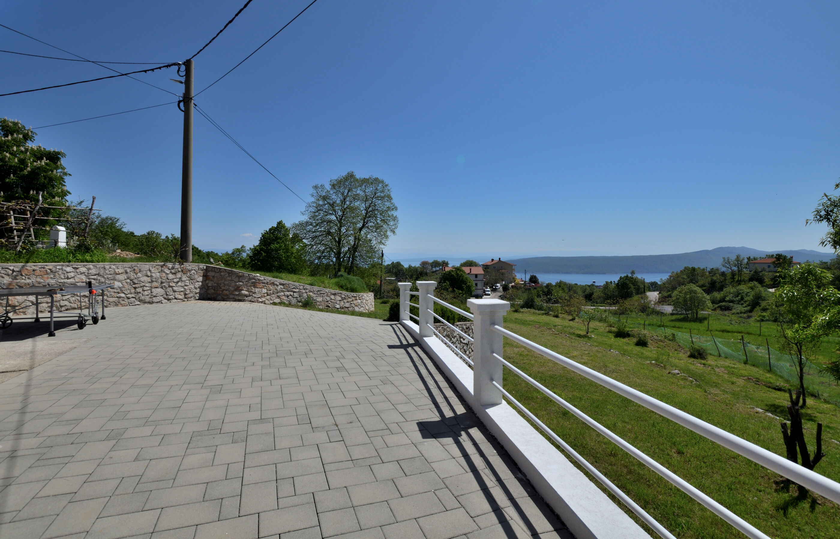 Apartment Hill 94461-A1