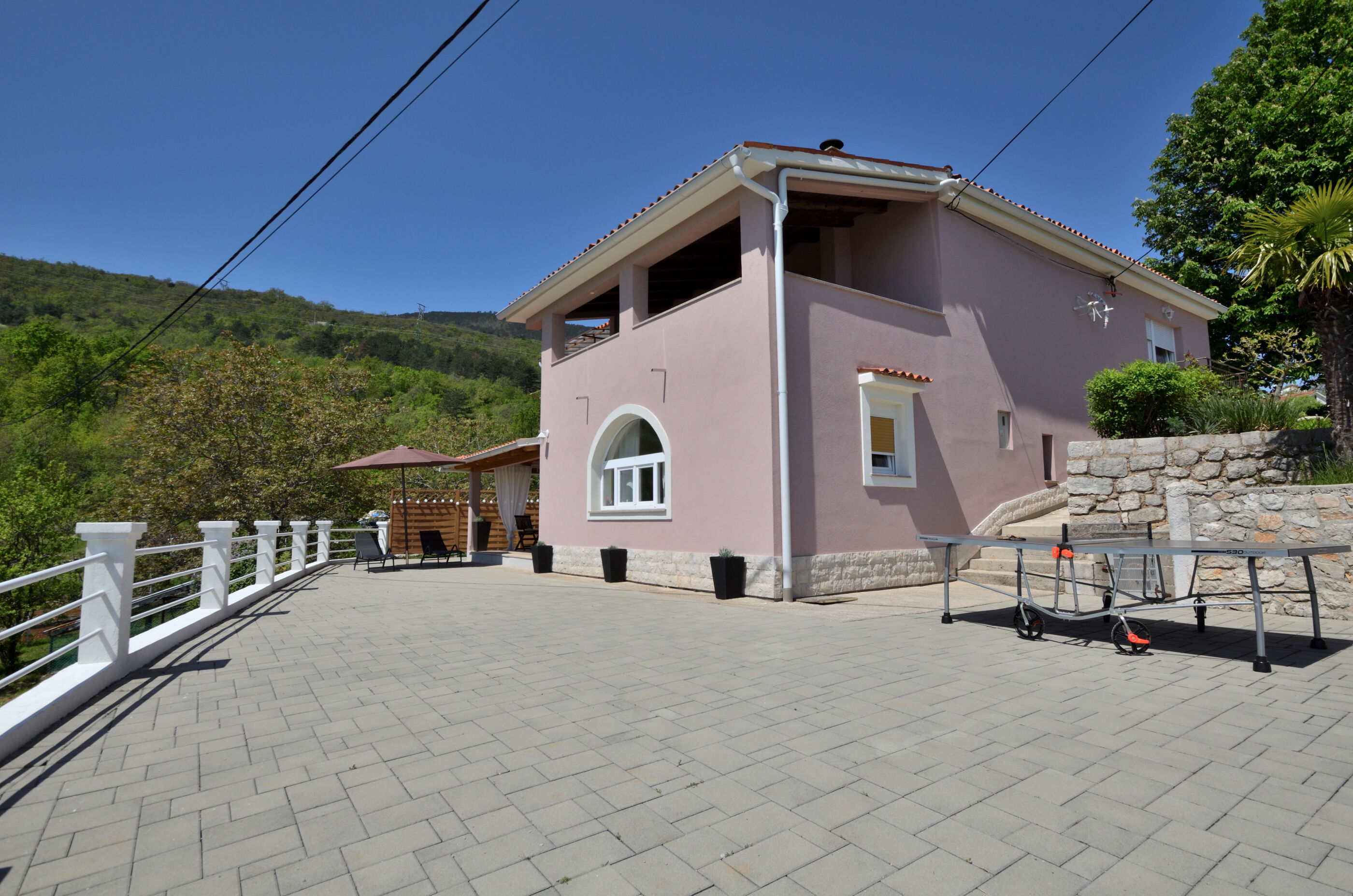 Apartment Hill 94461-A1