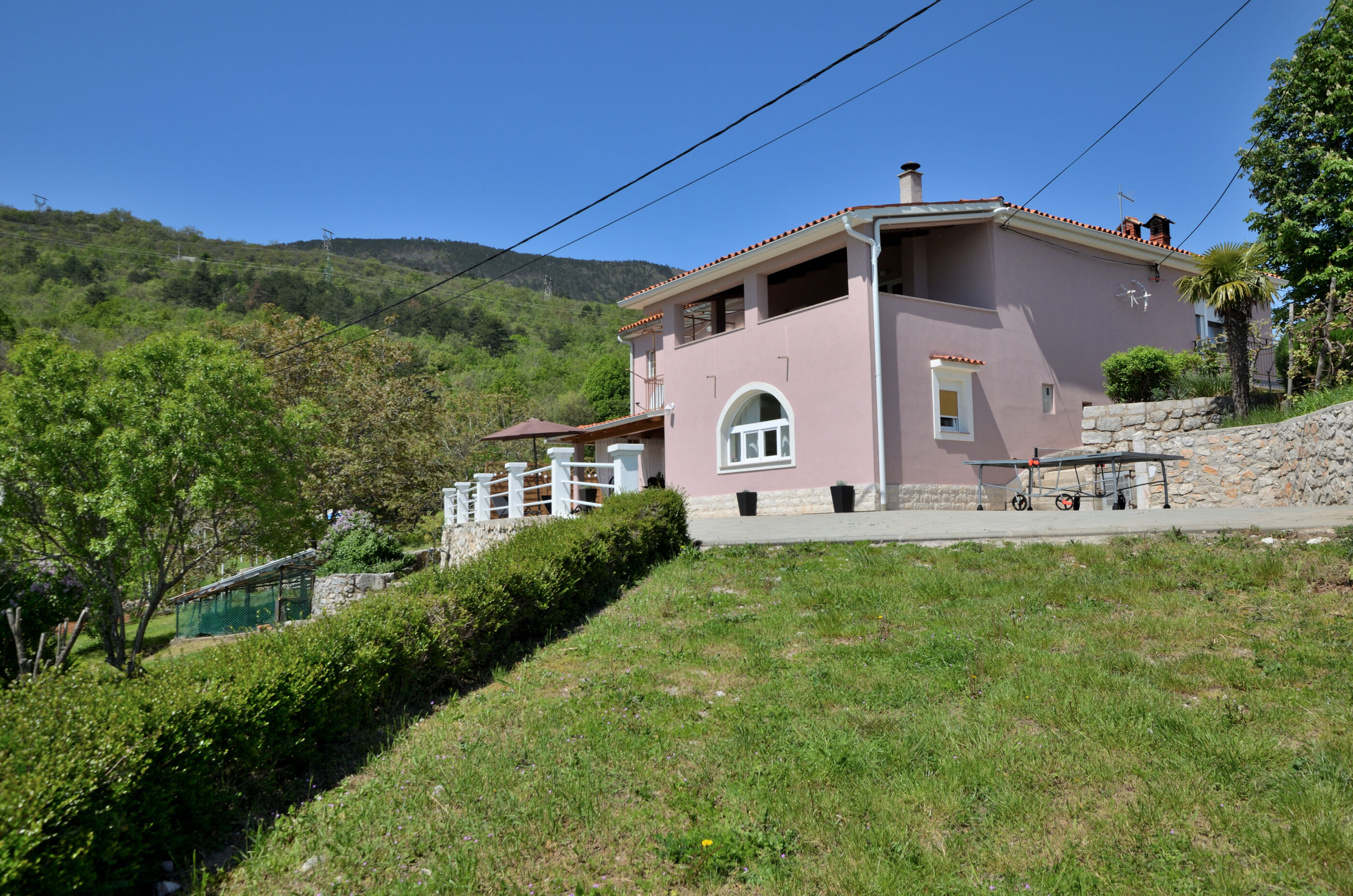 Apartment Hill 94461-A1