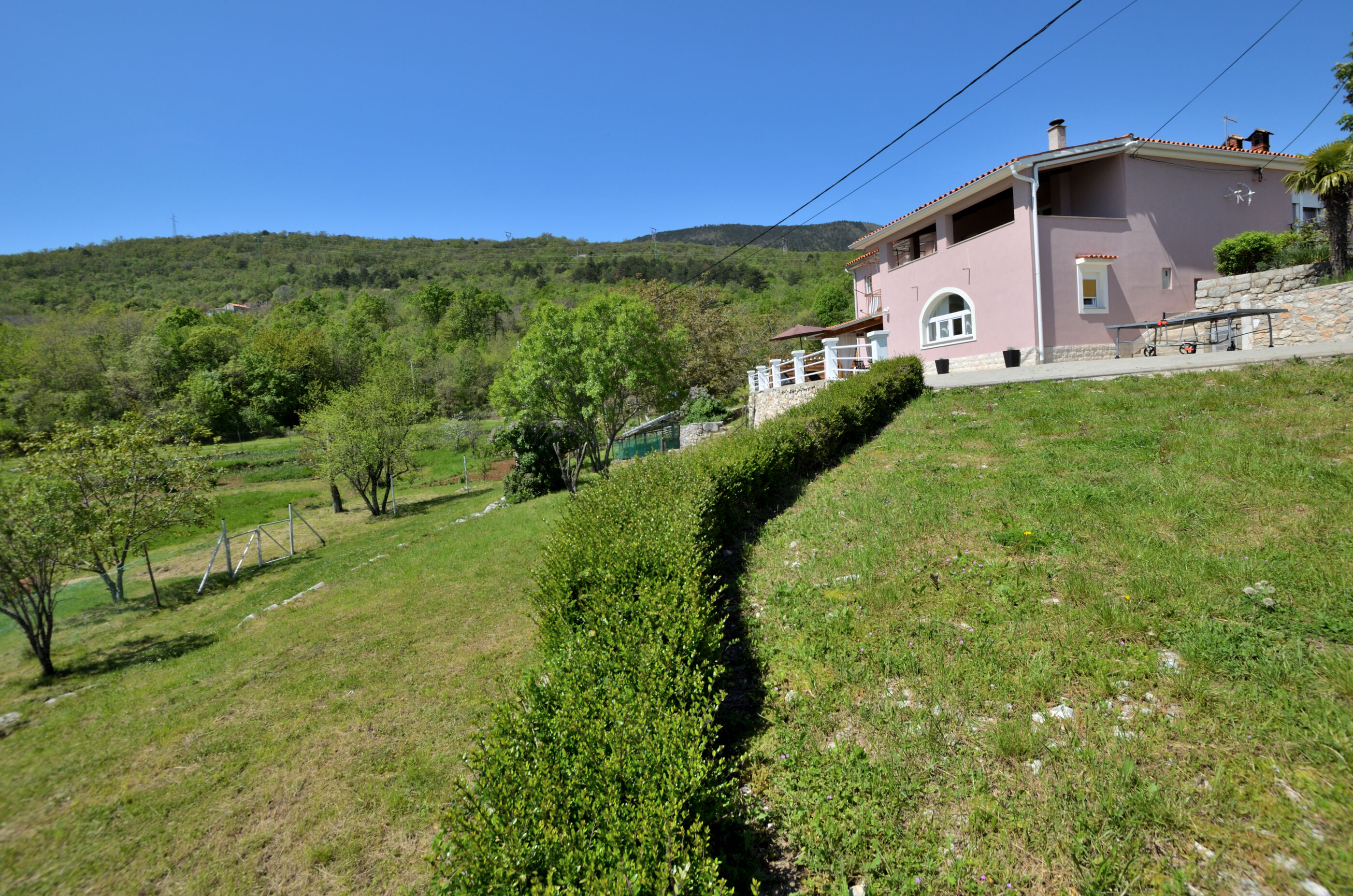 Apartment Hill 94461-A1