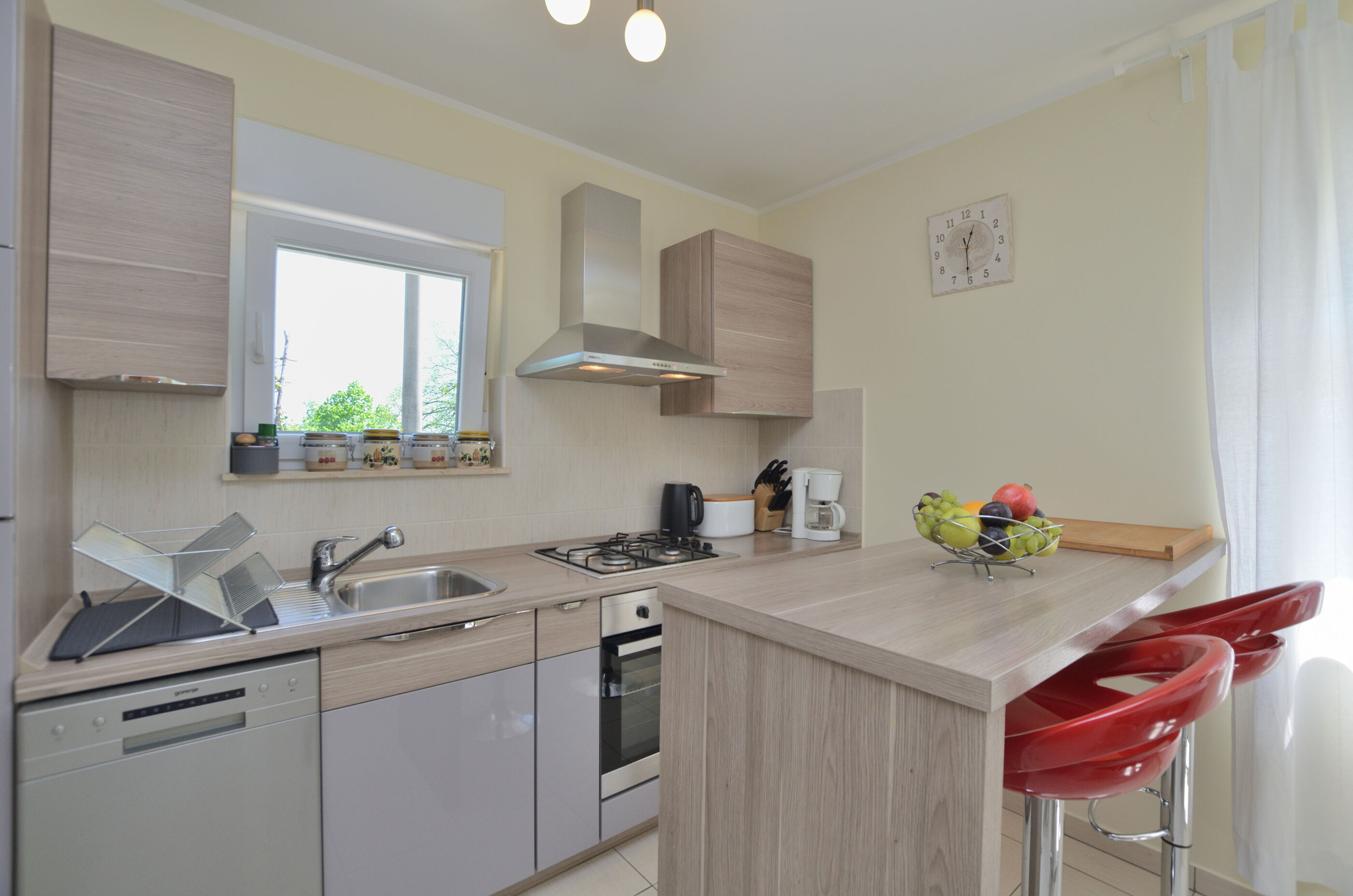 Apartment Hill 94461-A1