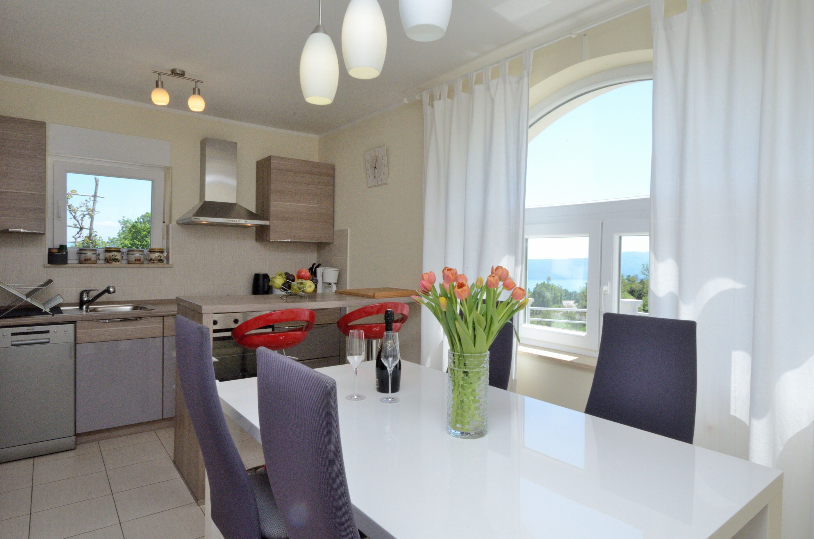 Apartment Hill 94461-A1
