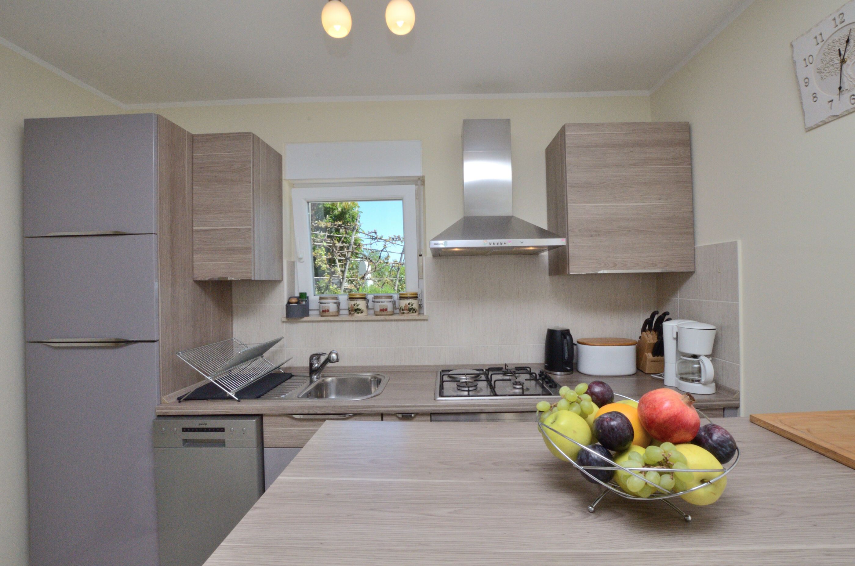 Apartment Hill 94461-A1