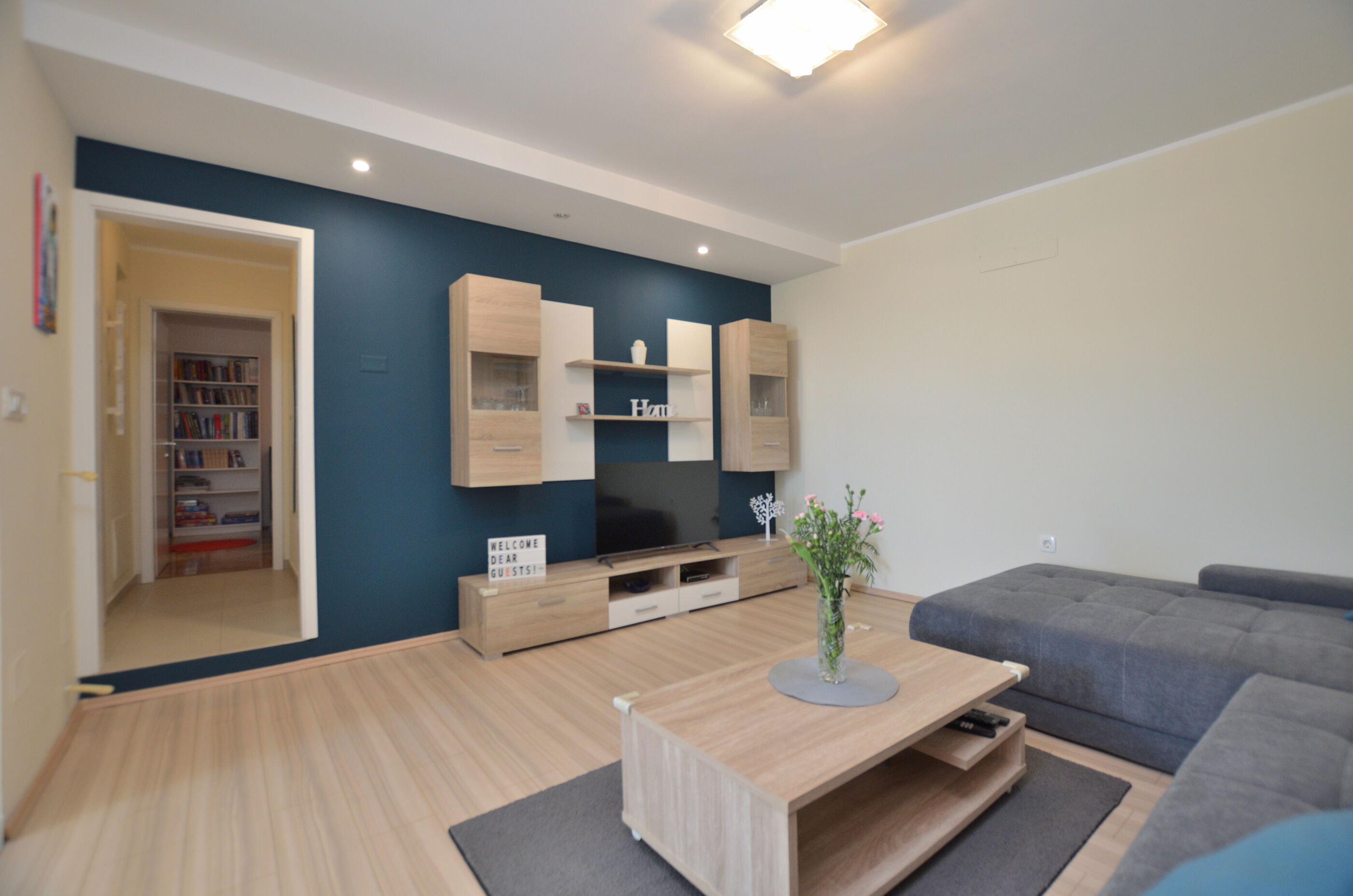Apartment Hill 94461-A1