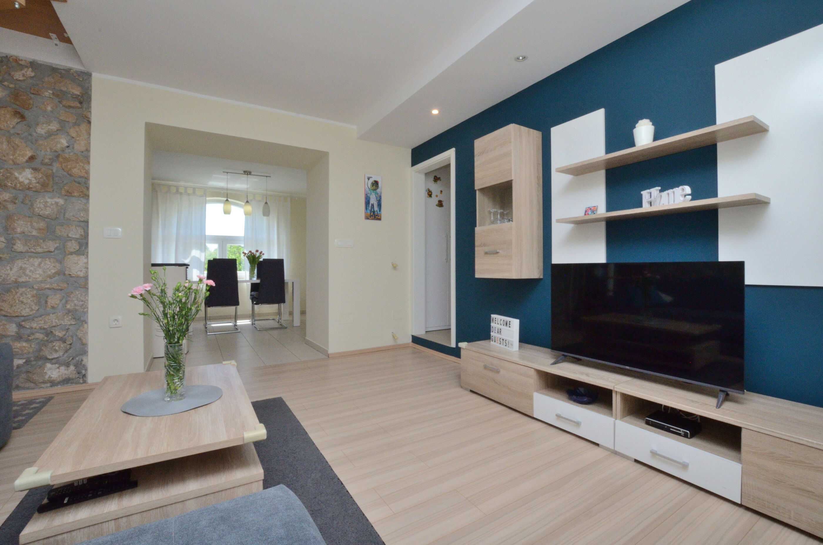 Apartment Hill 94461-A1