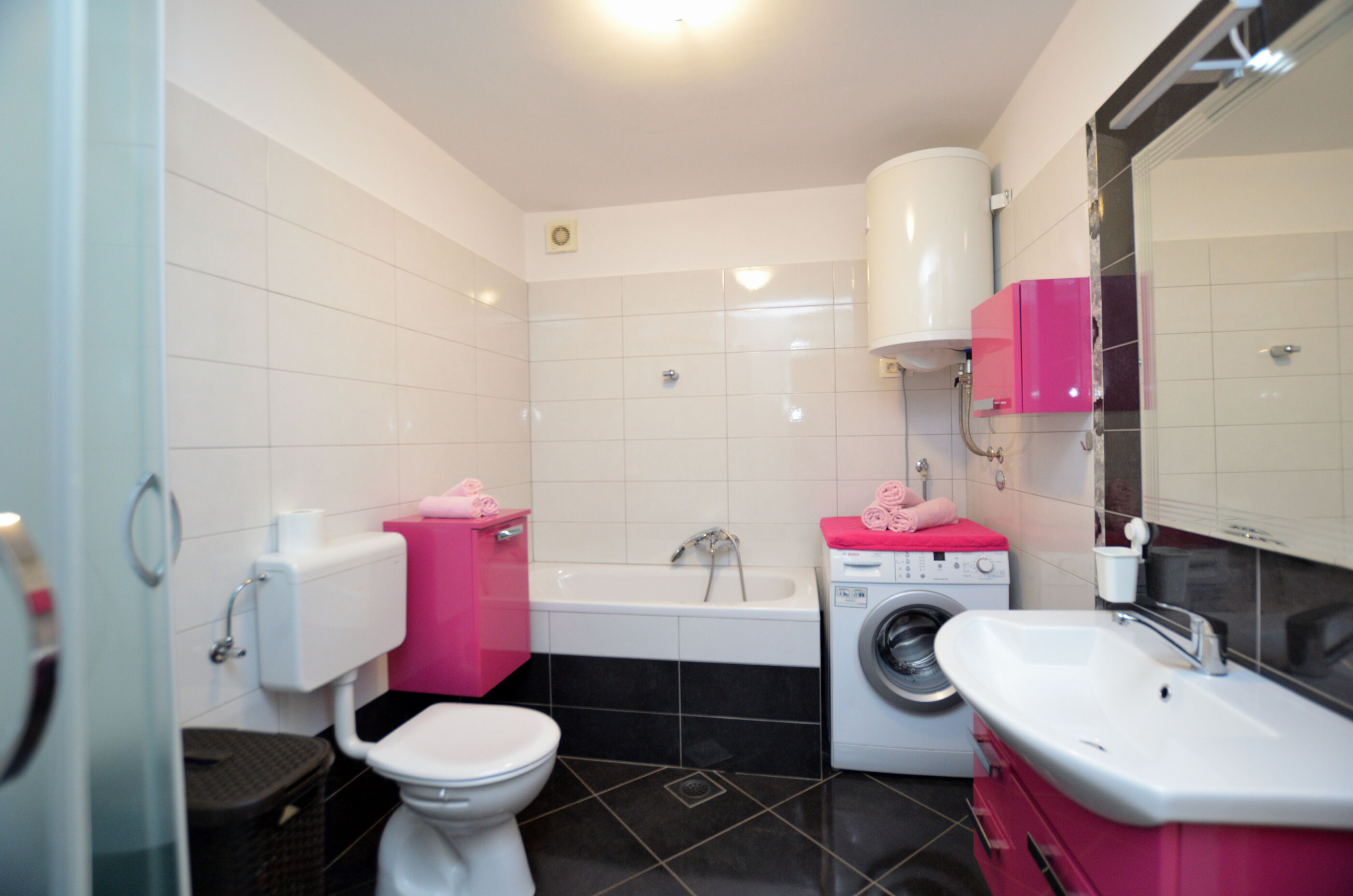 Apartment Hill 94461-A1