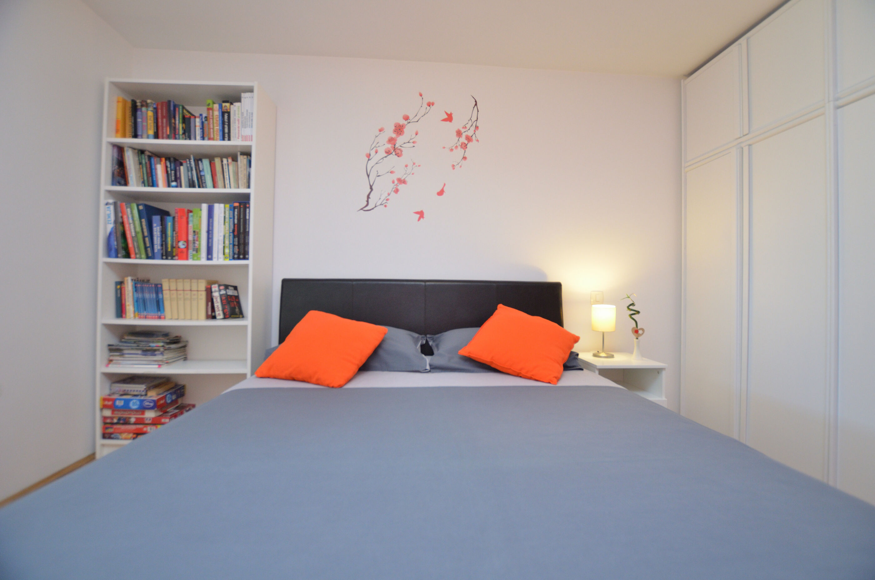 Apartment Hill 94461-A1