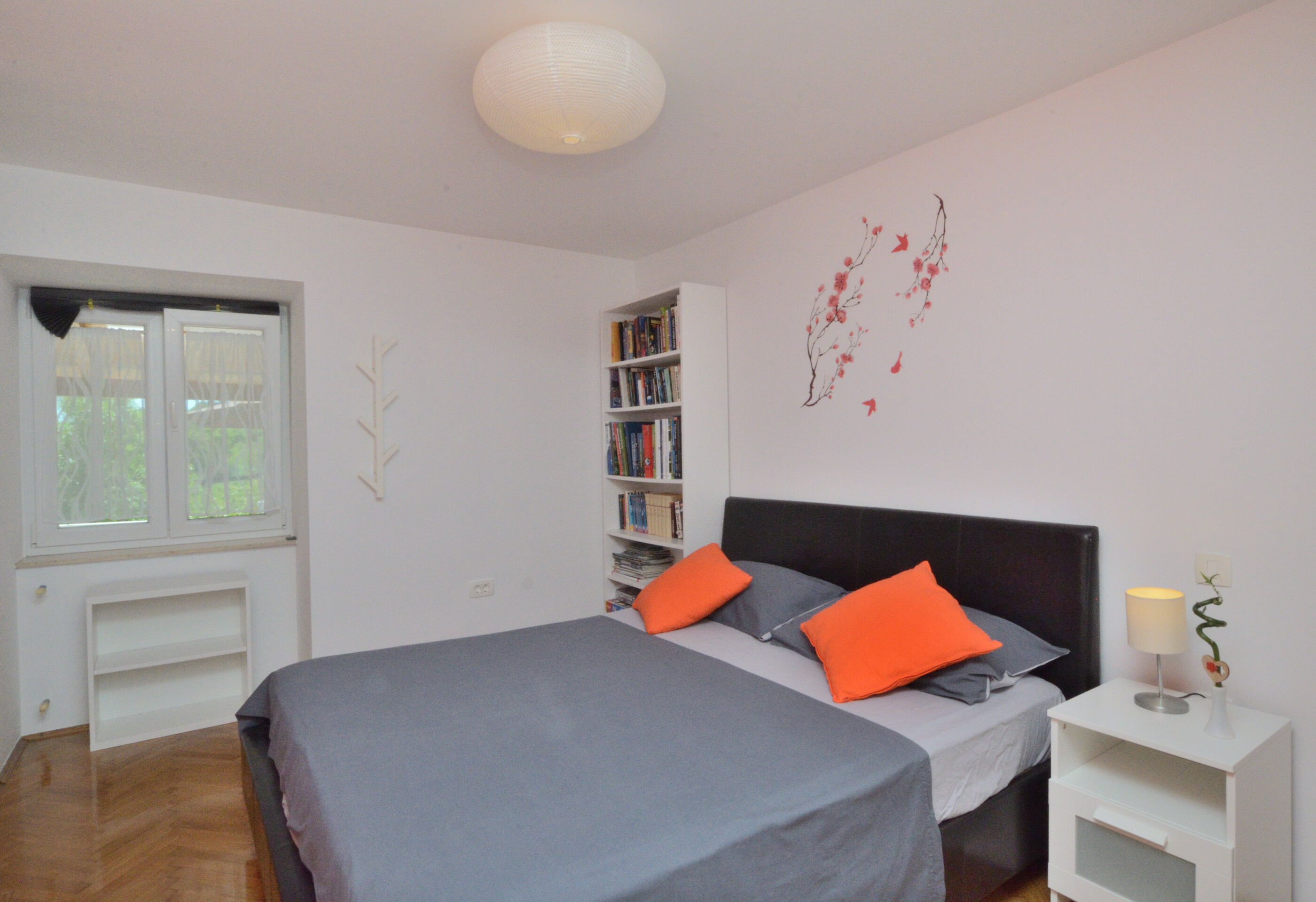Apartment Hill 94461-A1