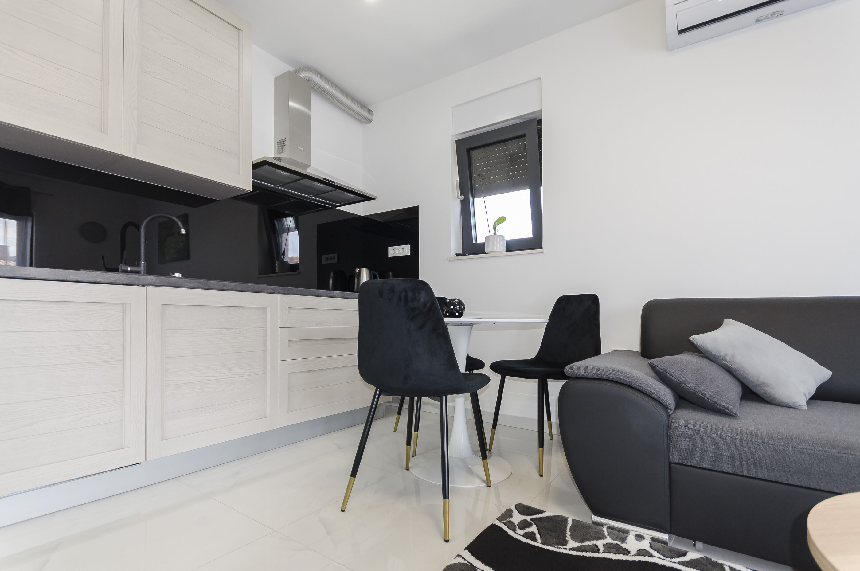Apartments Ella 94481-A1