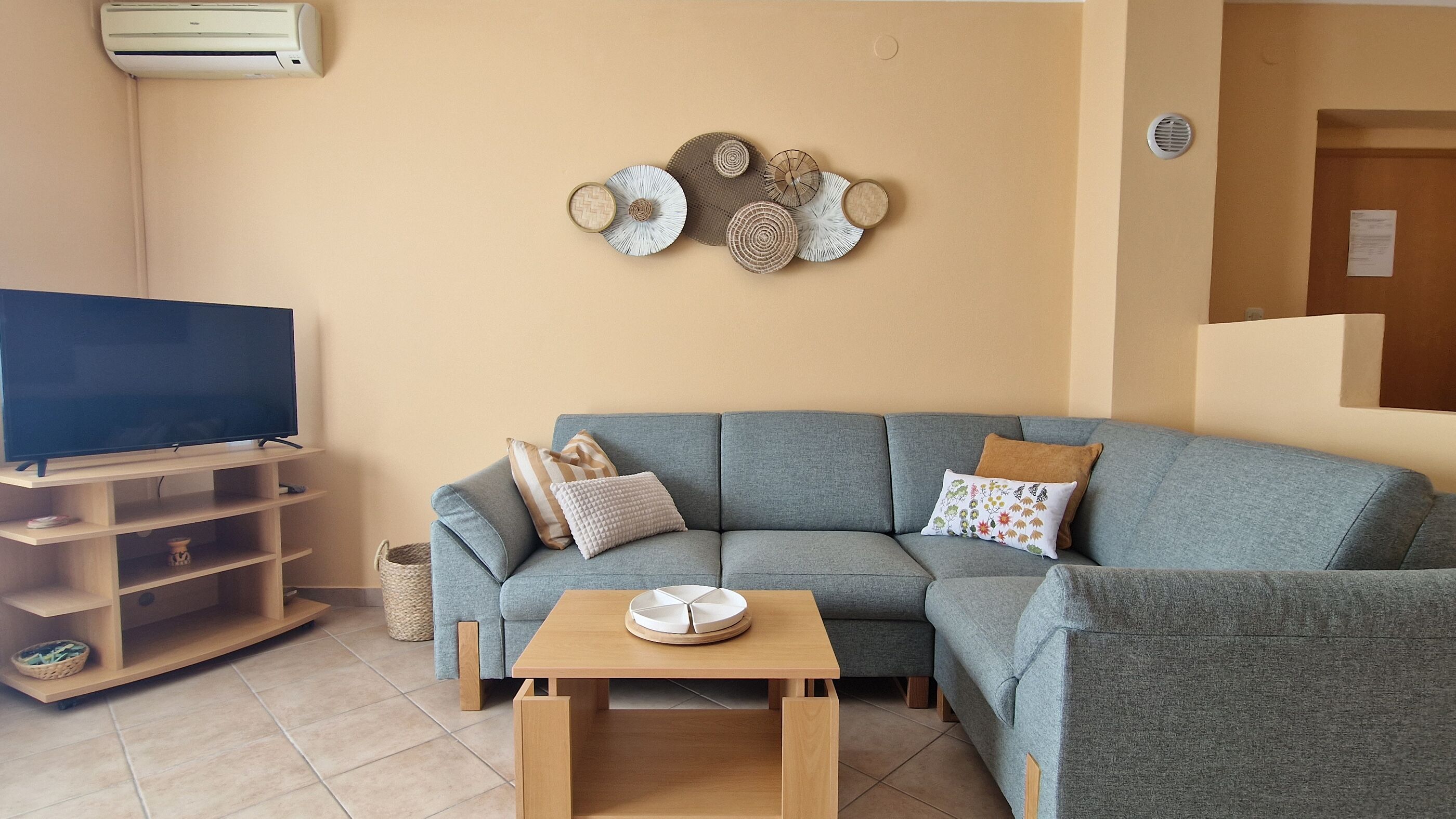 Apartments Ivan 15781-A1